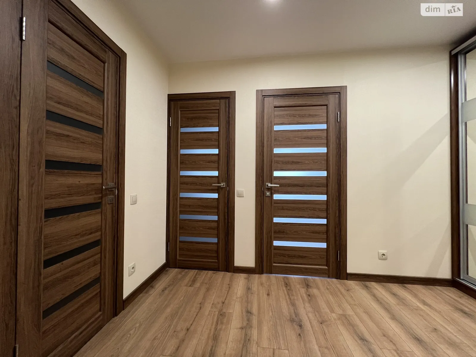 Продается 1-комнатная квартира 41.3 кв. м в Броварах, ул. Металлургов, 35 - фото 1