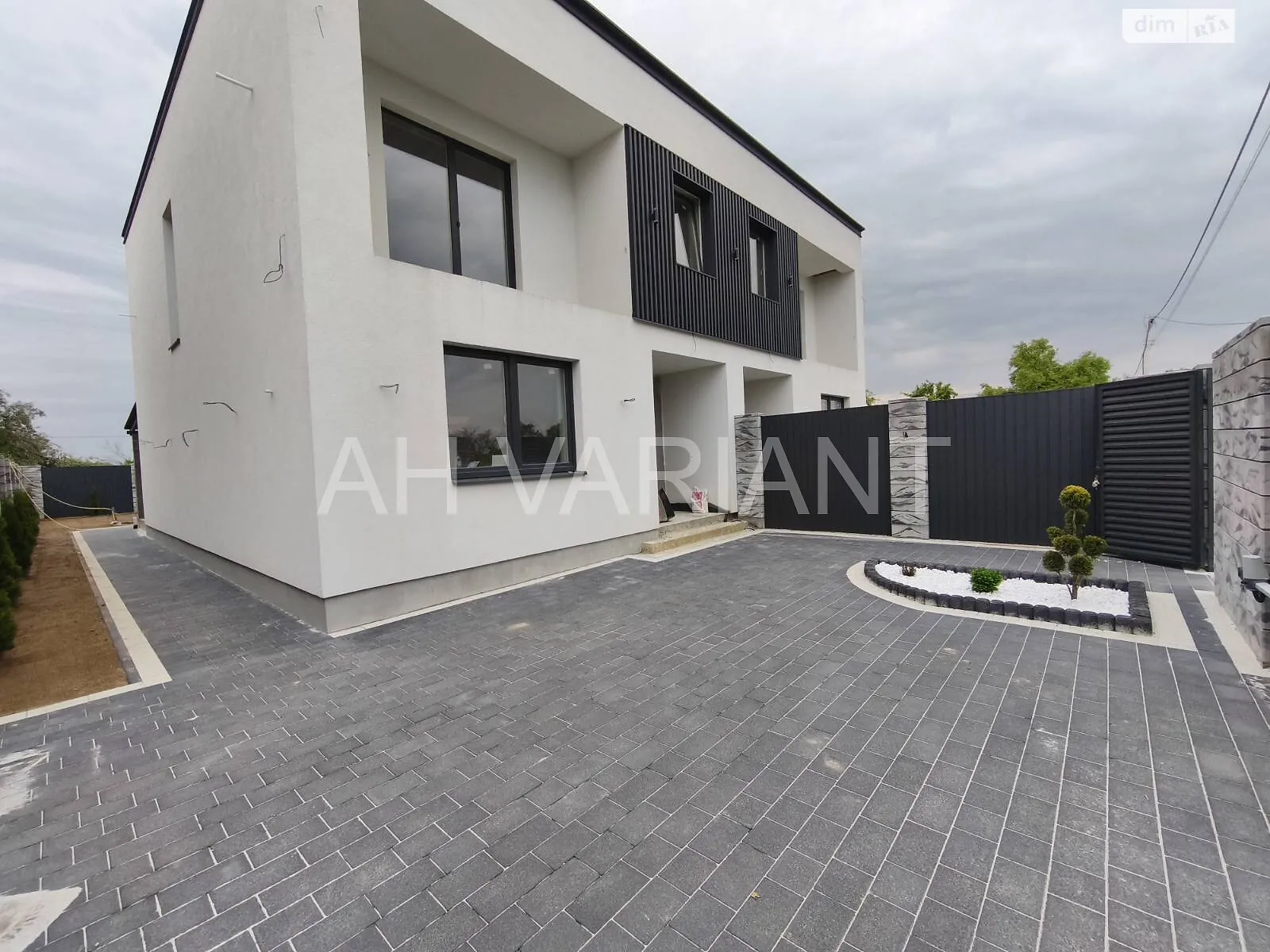 Продается дом на 2 этажа 133 кв. м с беседкой, цена: 110000 $ - фото 1
