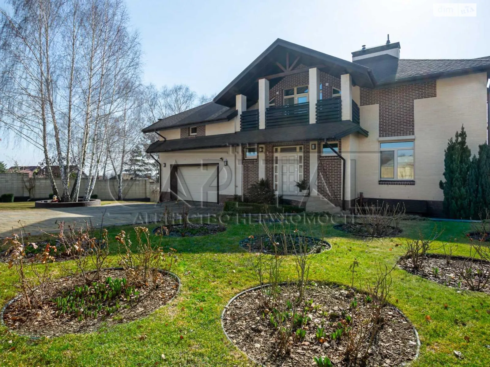 Продается дом на 2 этажа 498 кв. м с камином, цена: 650000 $ - фото 1