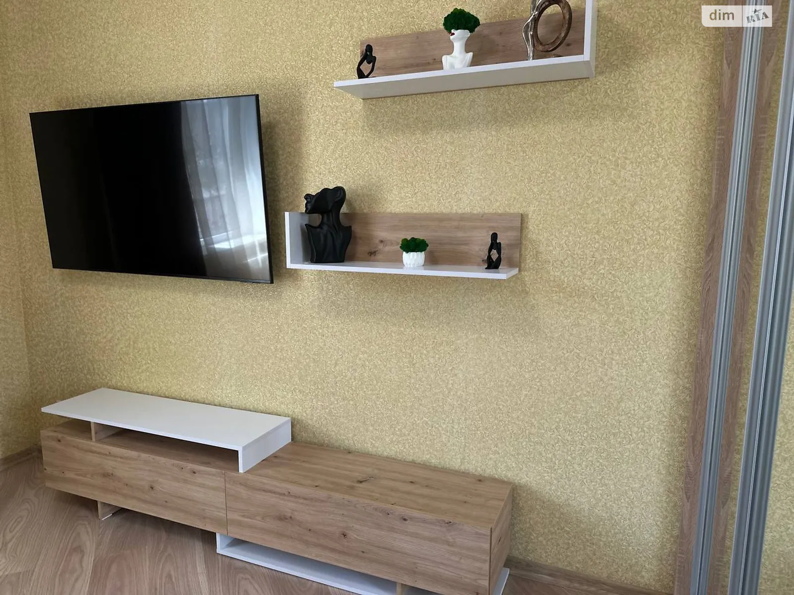 Сдается в аренду 1-комнатная квартира в Одессе, ул. Бригадная, 4 - фото 1