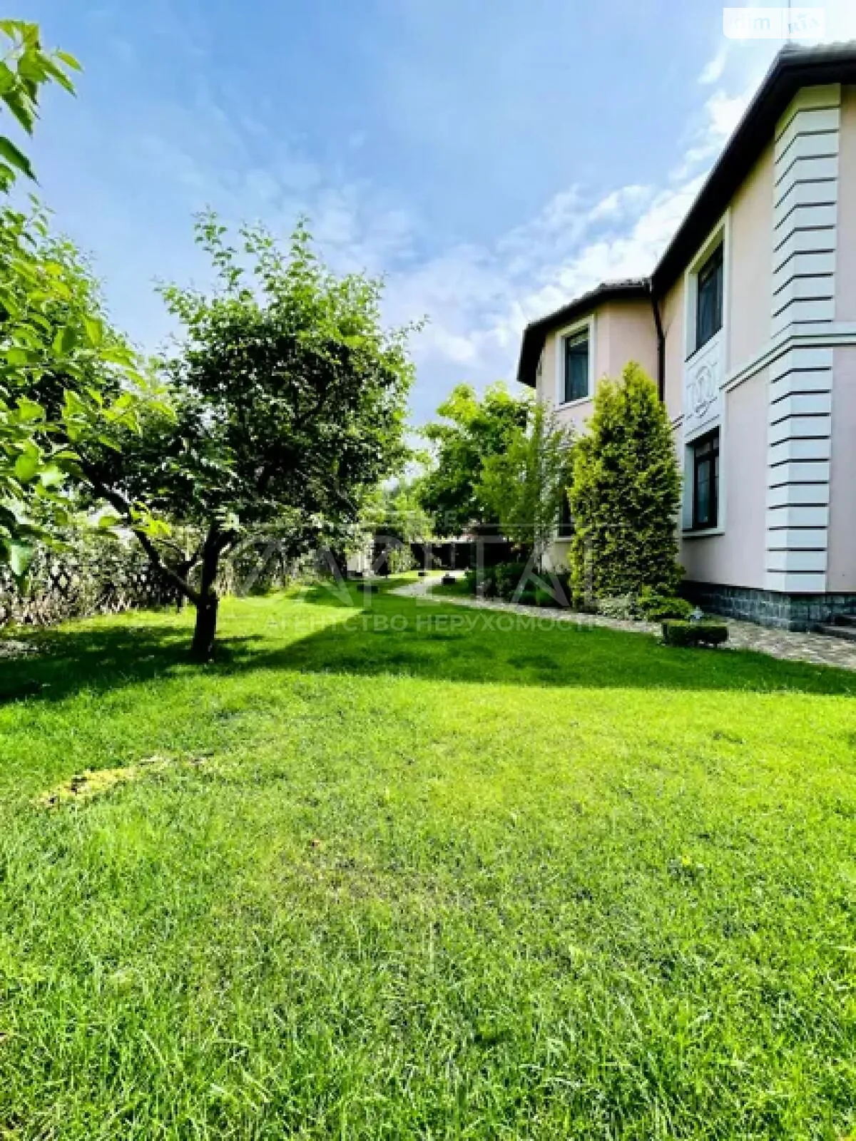 Сдается в аренду дом на 2 этажа 242 кв. м с подвалом, цена: 2800 $ - фото 1