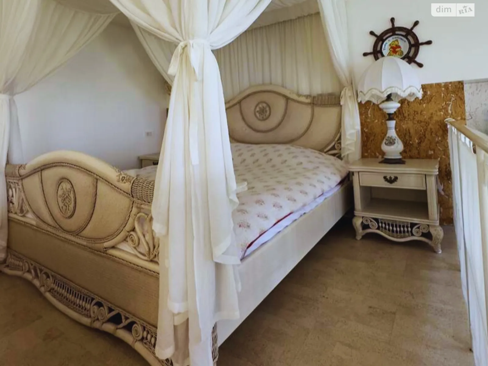 Продается 1-комнатная квартира 67.3 кв. м в Одессе, ул. Черноморская - фото 1