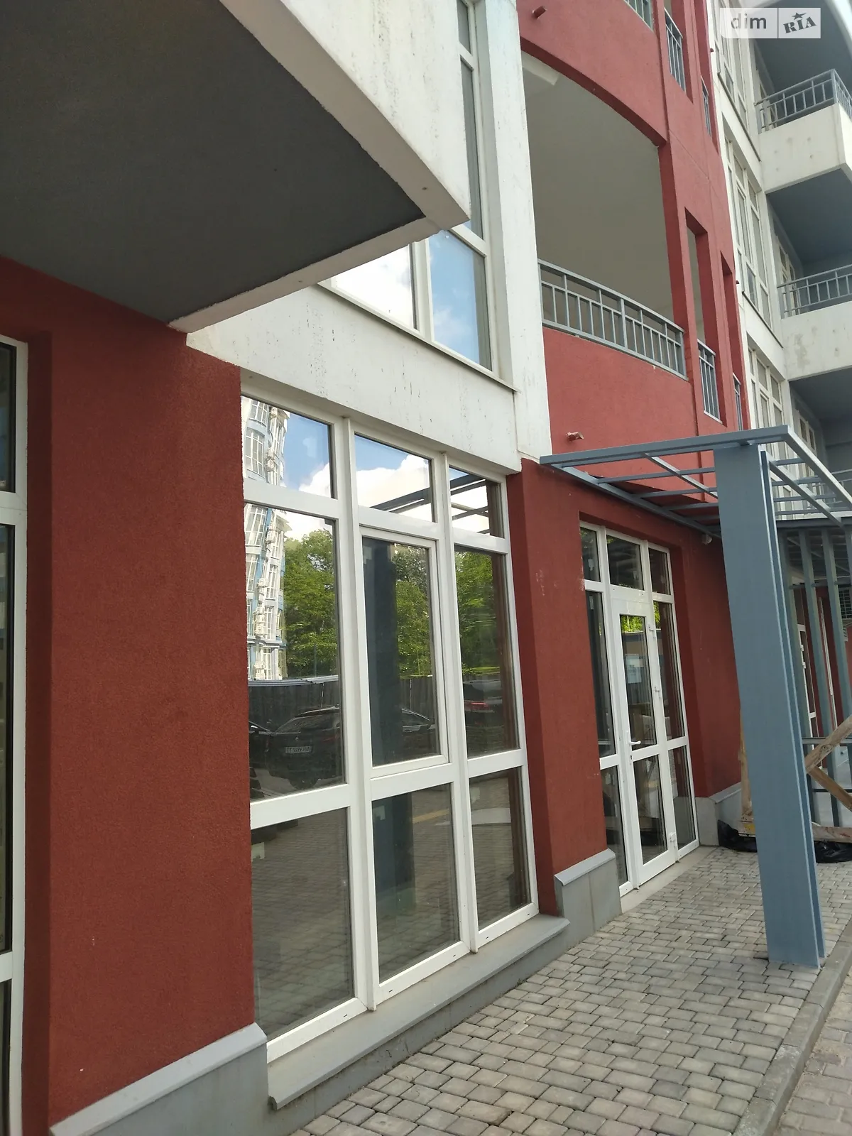 Здається в оренду приміщення вільного призначення 47.7 кв. м в 20-поверховій будівлі, цена: 600 $ - фото 1