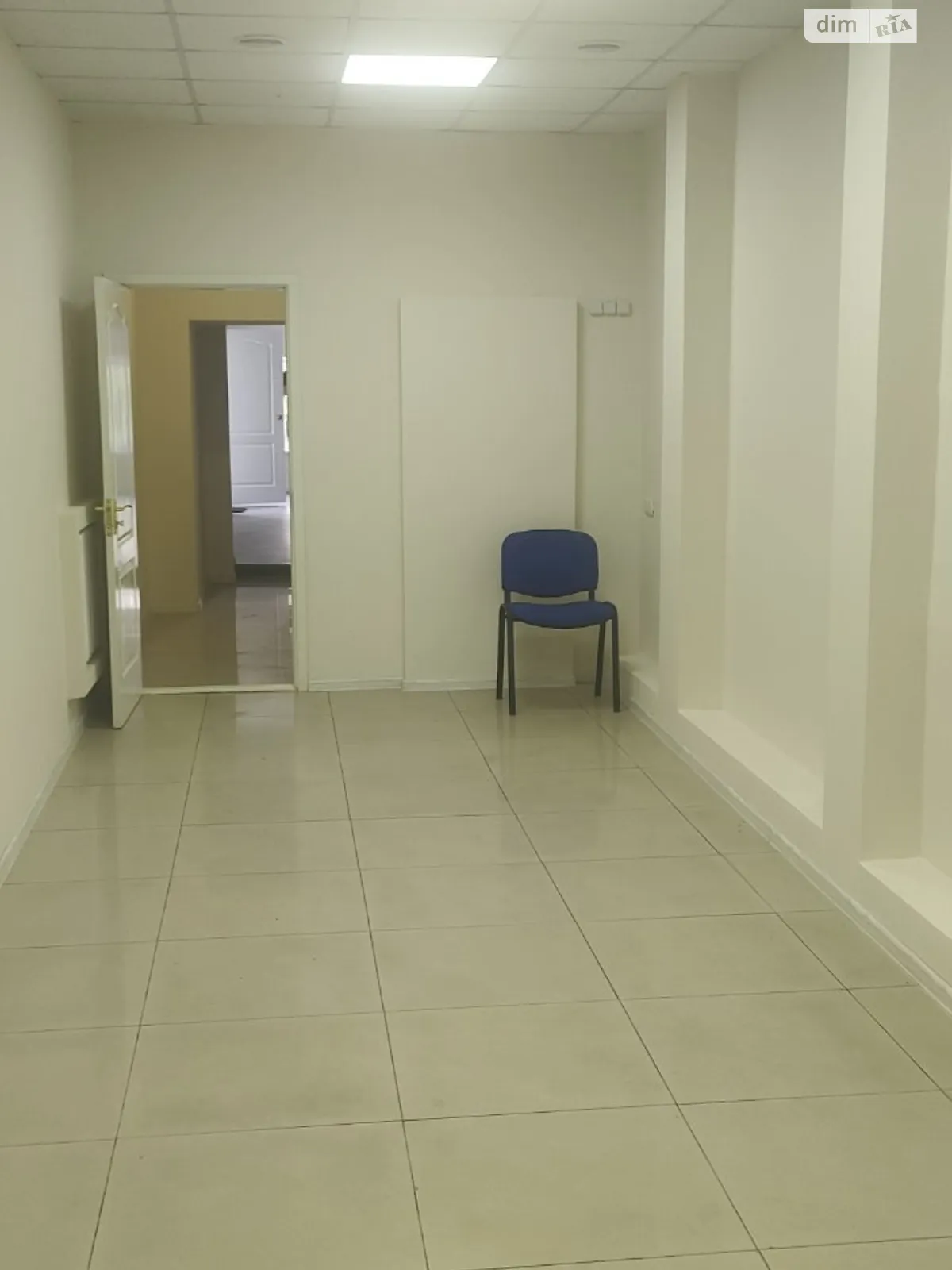 Сдается в аренду офис 60 кв. м в бизнес-центре, цена: 12000 грн - фото 1