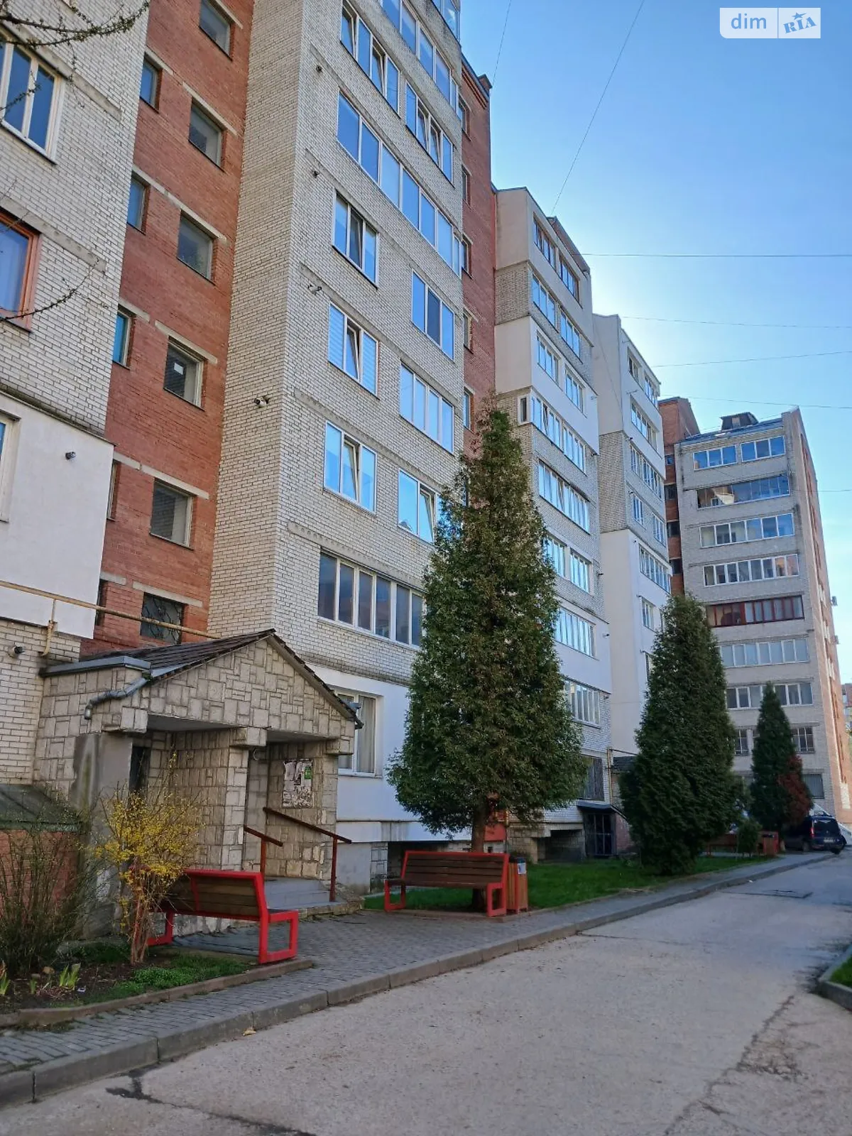 Продается 3-комнатная квартира 80.7 кв. м в Ивано-Франковске, ул. Витвицкого, 30 - фото 1