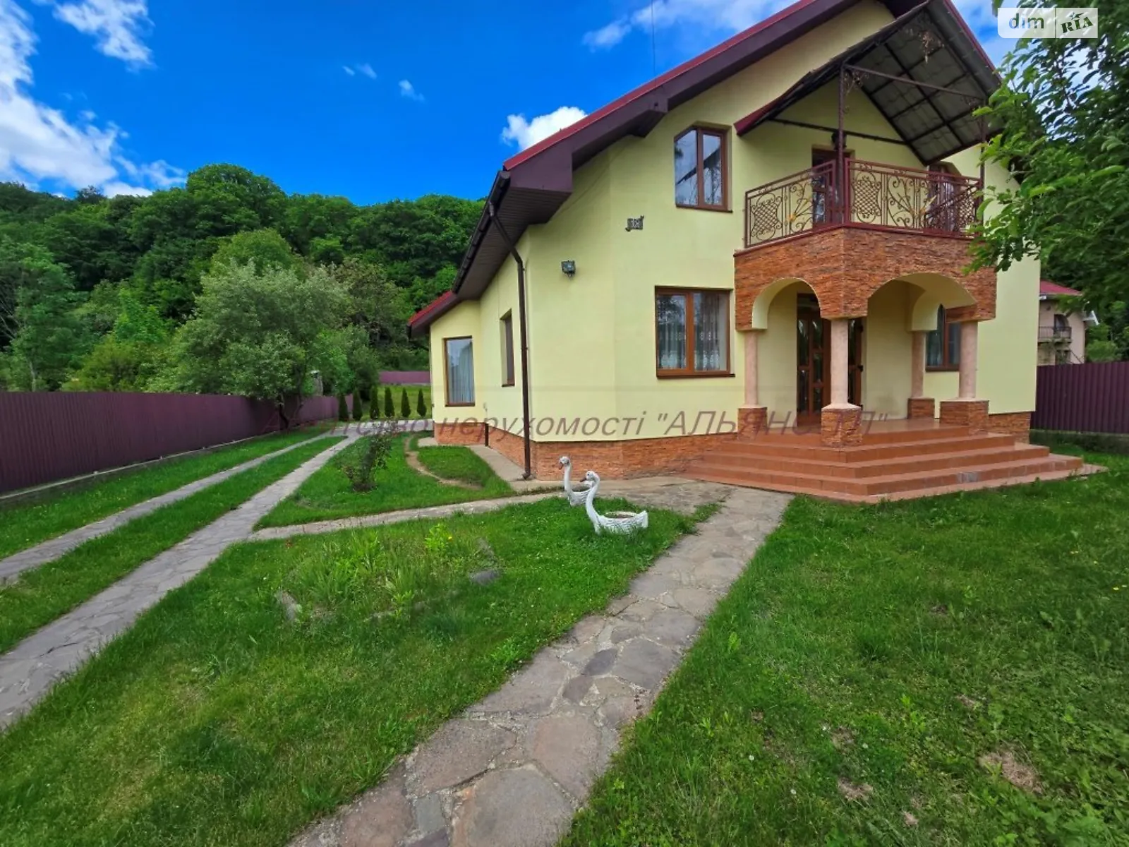 Продается дом на 2 этажа 266 кв. м с верандой, цена: 155000 $ - фото 1