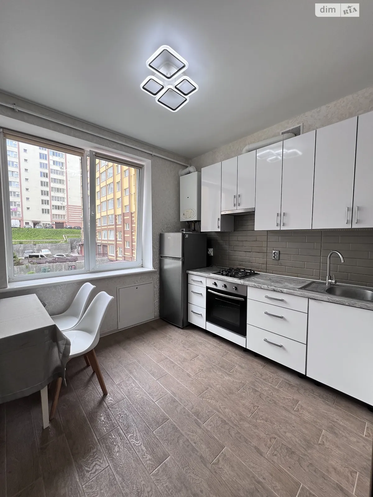 Продается 1-комнатная квартира 43 кв. м в Хмельницком, ул. Кармелюка, 11/3 - фото 1