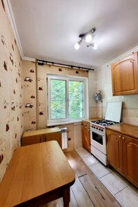 Довгострокова оренда квартири, Одеса, р‑н. Черемушки, Радісна вулиця, буд. 11