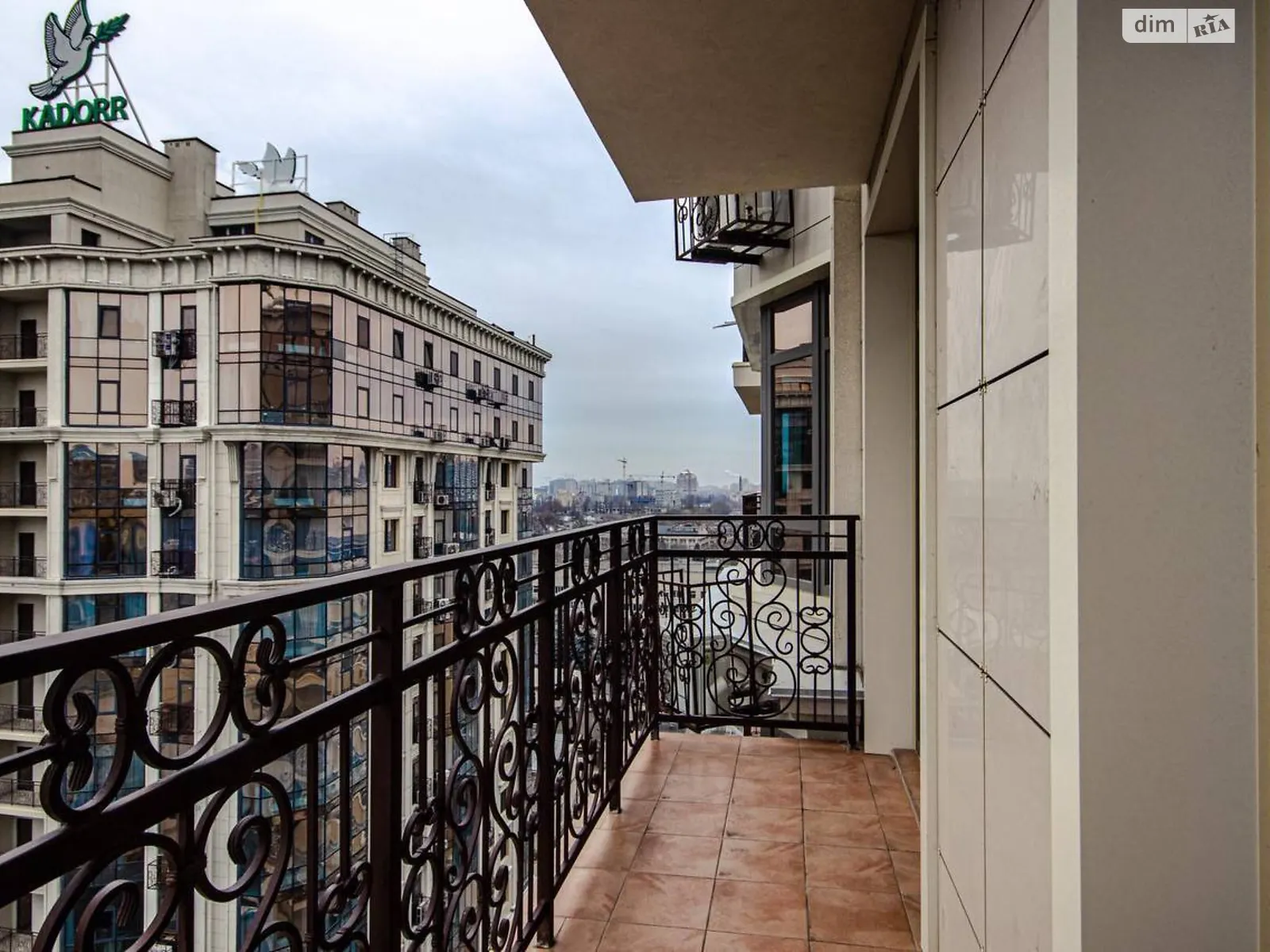 Продается 3-комнатная квартира 105 кв. м в Одессе, бул. Итальянский, 1В - фото 1