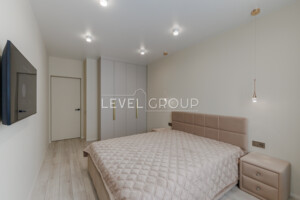 Продажа квартиры, Киев, р‑н. Подольский, Александра Олеся улица, дом 17