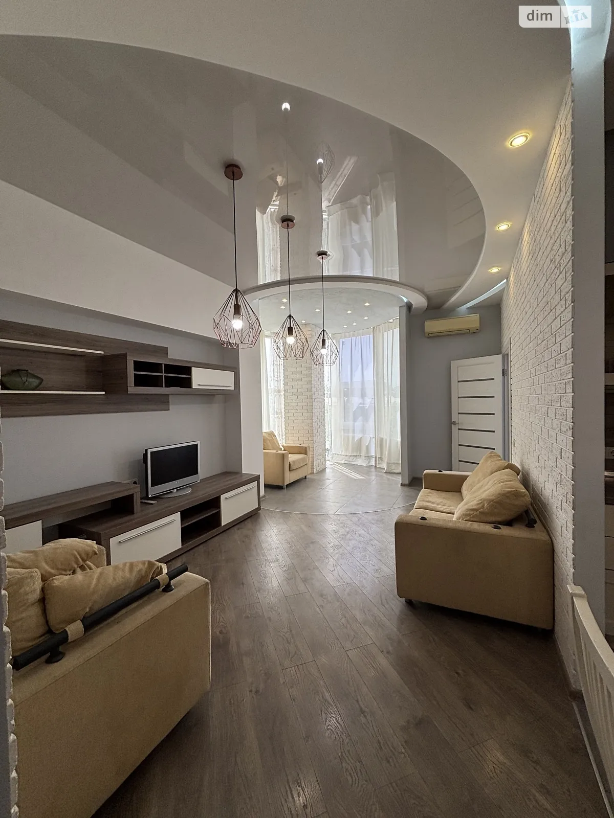 Сдается в аренду 2-комнатная квартира 68 кв. м в, цена: 500 $ - фото 1