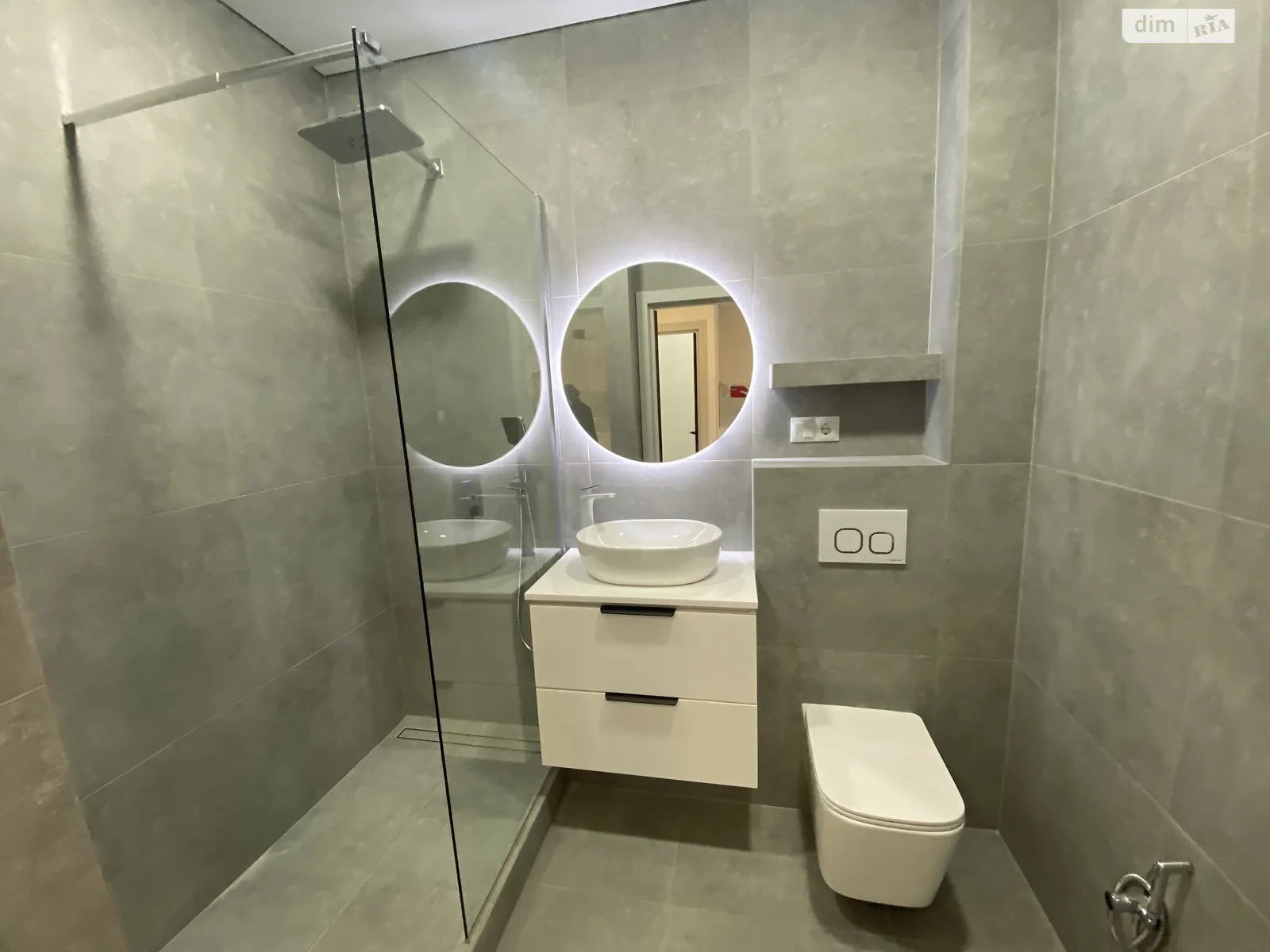 Продается 1-комнатная квартира 34 кв. м в Одессе, ул. Инглези, 2/9 - фото 1