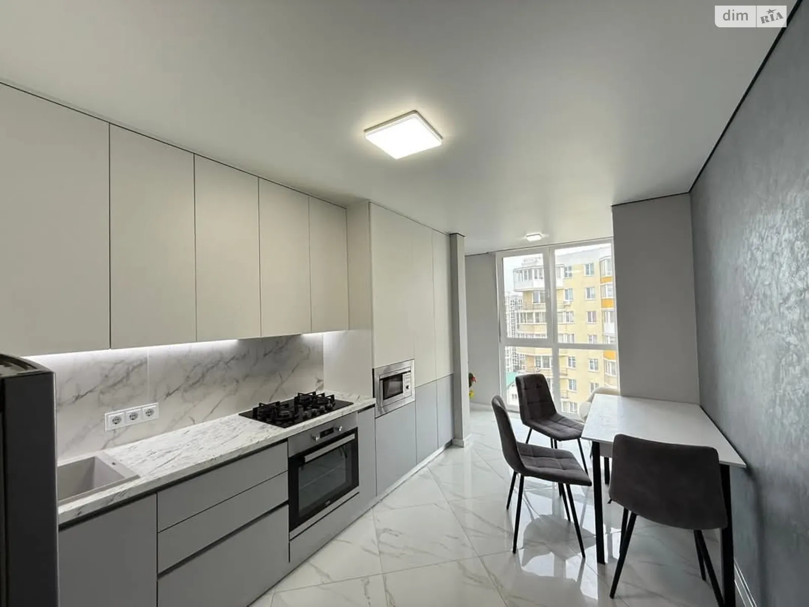 1-кімнатна квартира 47 кв. м у Тернополі, вул. Білогірська - фото 1