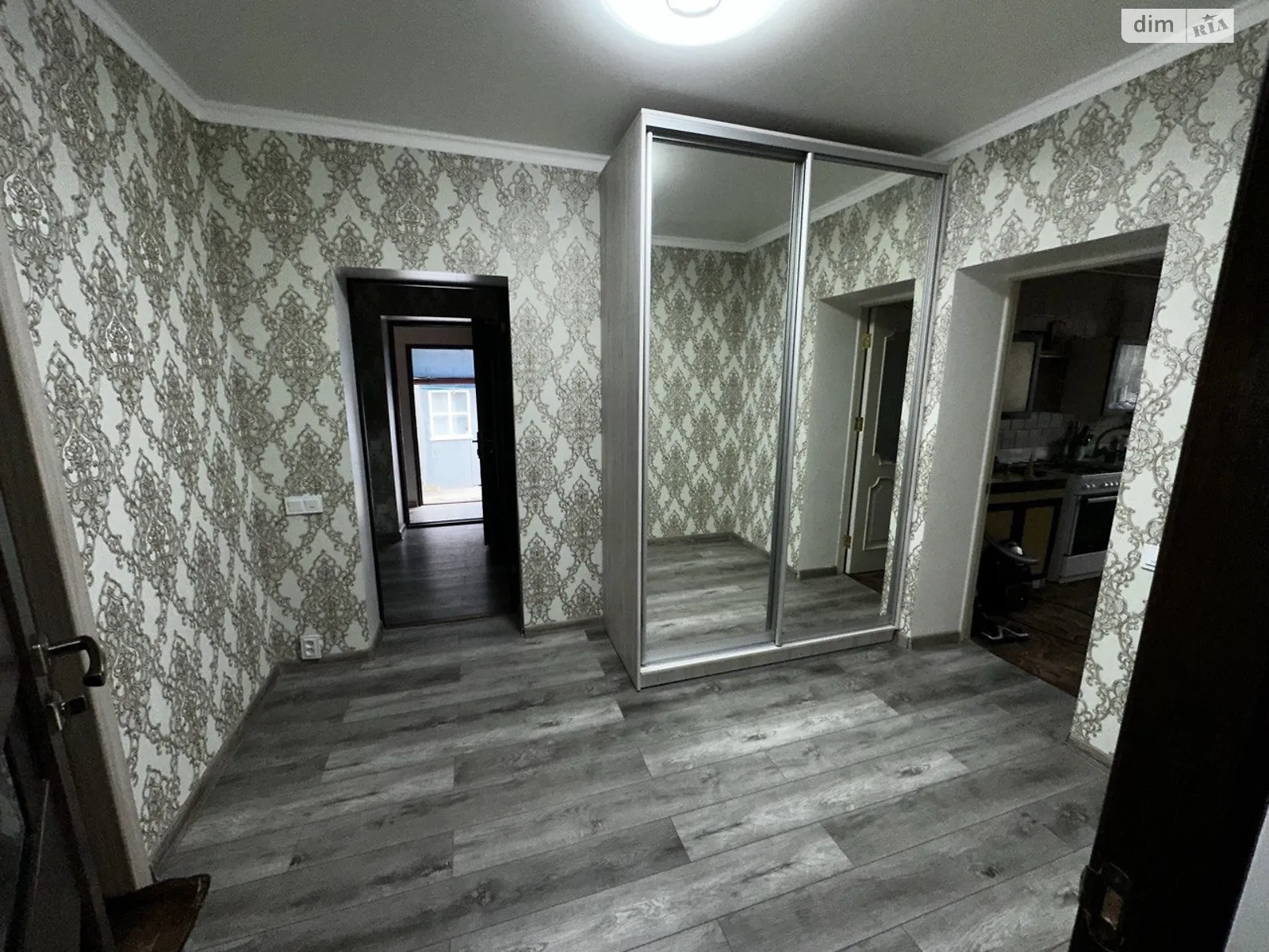 Продается дом на 2 этажа 110 кв. м с бассейном, цена: 55555 $ - фото 1
