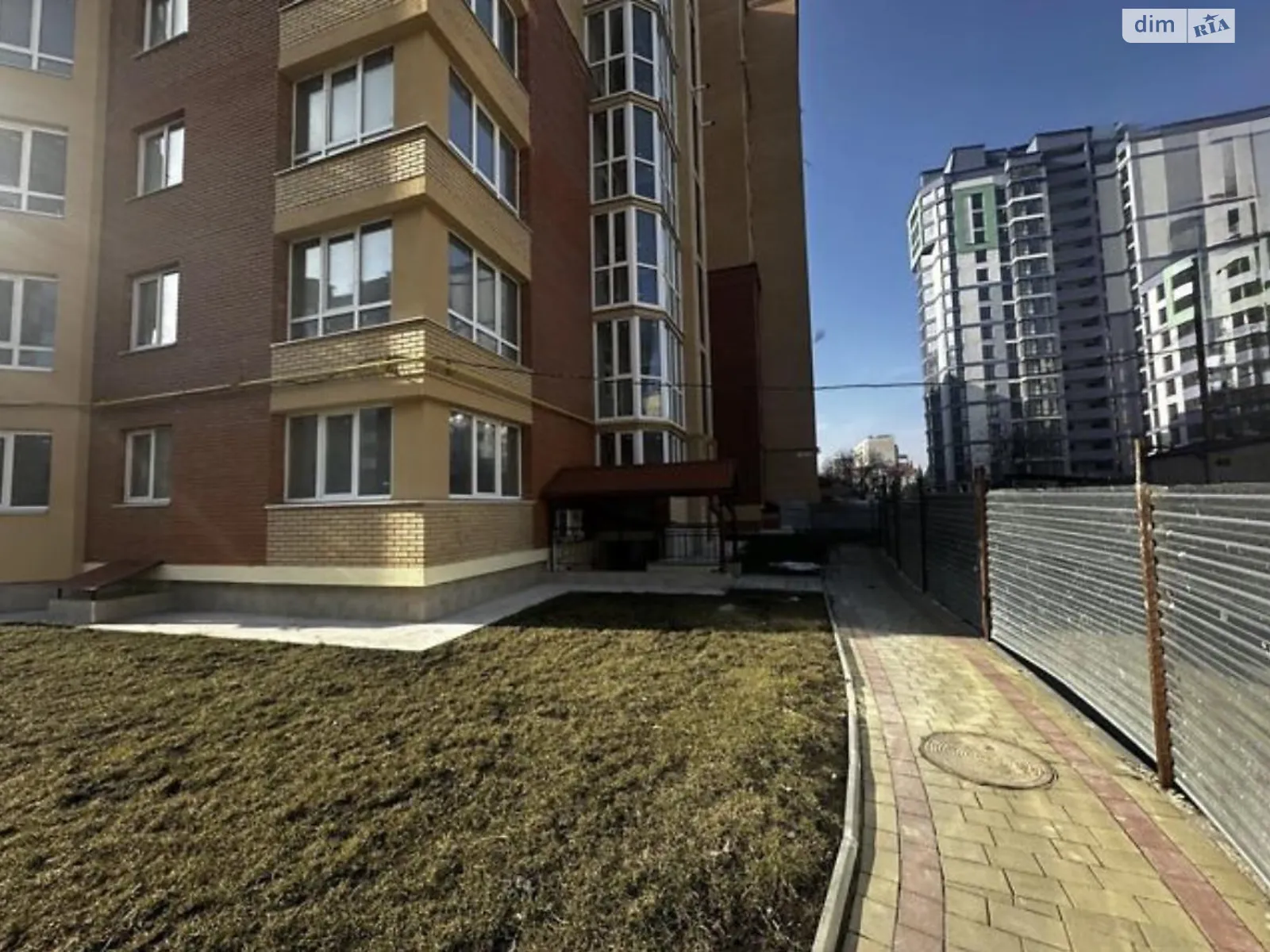 Сдается в аренду помещения свободного назначения 59 кв. м в 10-этажном здании, цена: 390 $ - фото 1