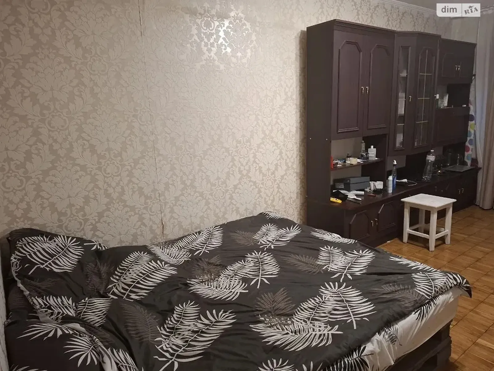 Сдается в аренду 1-комнатная квартира 38 кв. м в Киеве, ул. Романа Ратушного(Волгоградская), 25А - фото 1