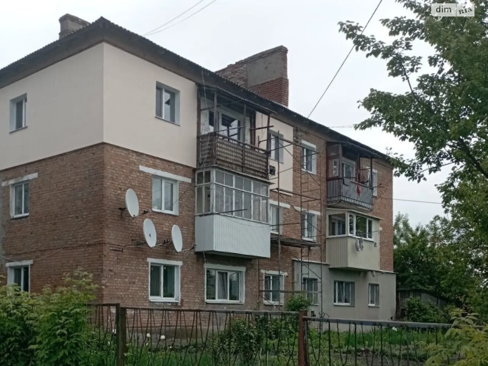 Продається 2-кімнатна квартира 41.8 кв. м у Ізяславі, вул. Острозька, 6 - фото 1