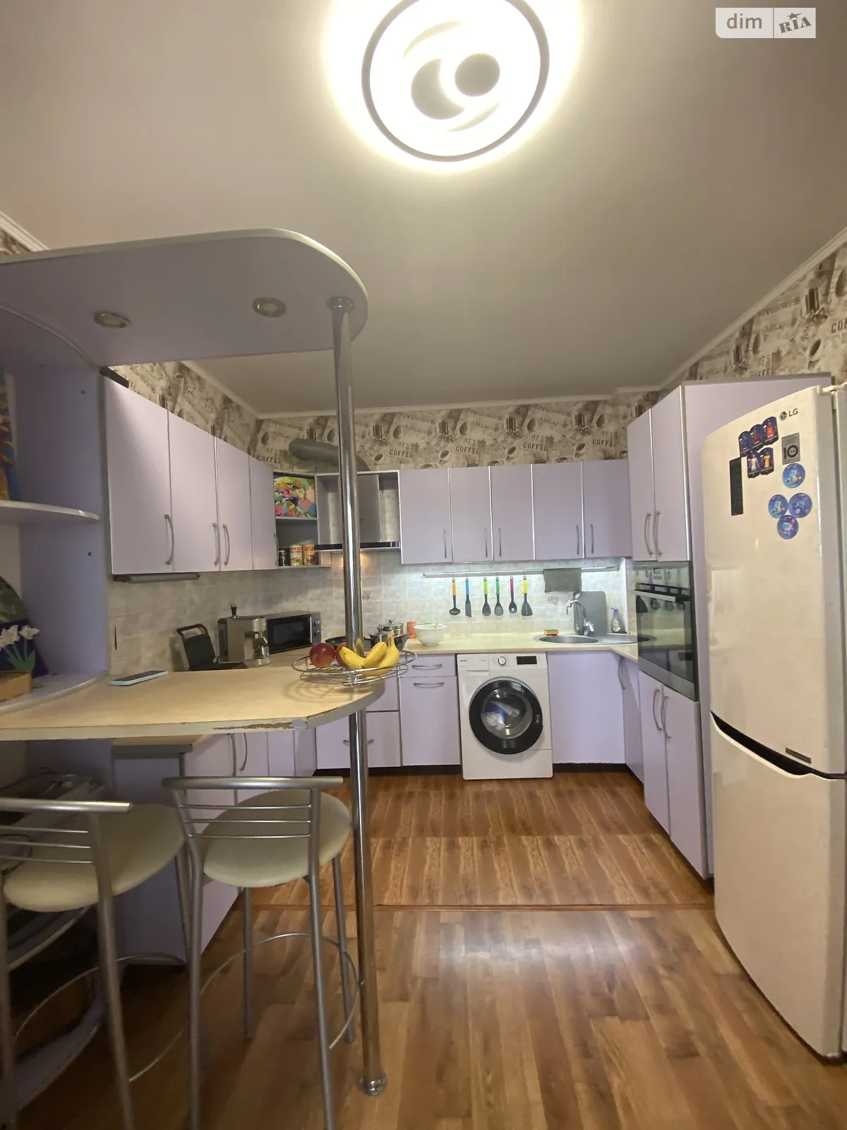 Продается 2-комнатная квартира 74.1 кв. м в Черноморске, цена: 51000 $ - фото 1