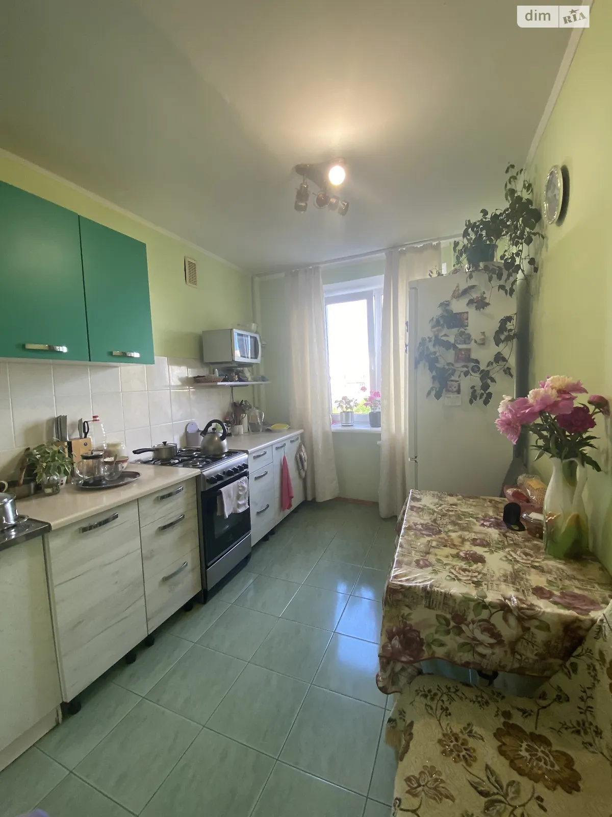 Продается 3-комнатная квартира 65 кв. м в Черноморске, ул. Александрийская - фото 1