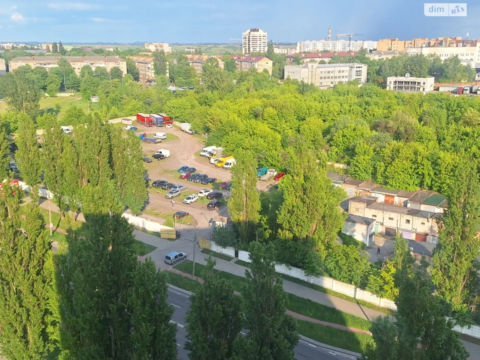 Продается 2-комнатная квартира 55.5 кв. м в Ровно, ул. Шухевича Романа - фото 1