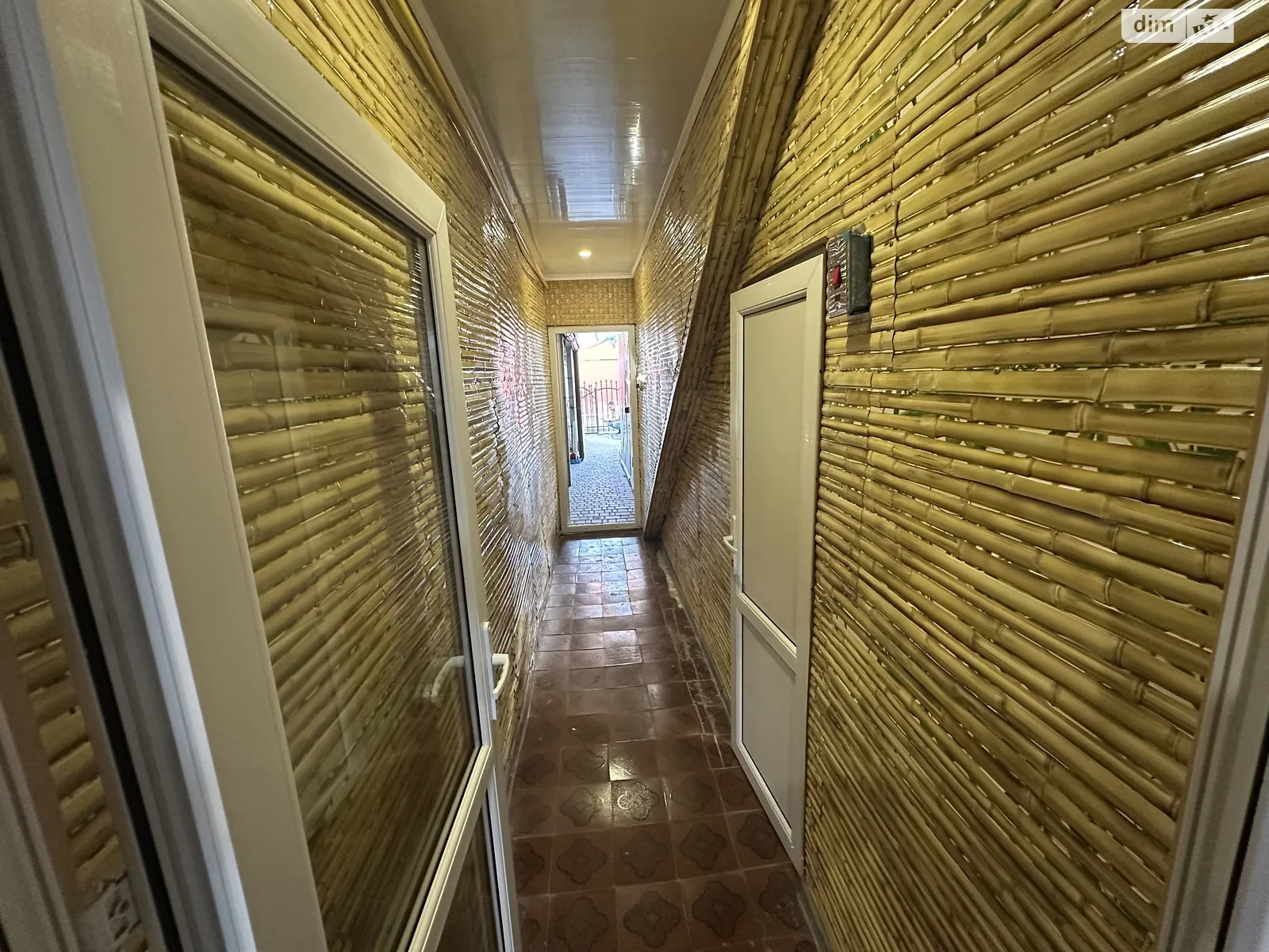 Продається частина будинку 58 кв. м з верандою, цена: 28500 $ - фото 1