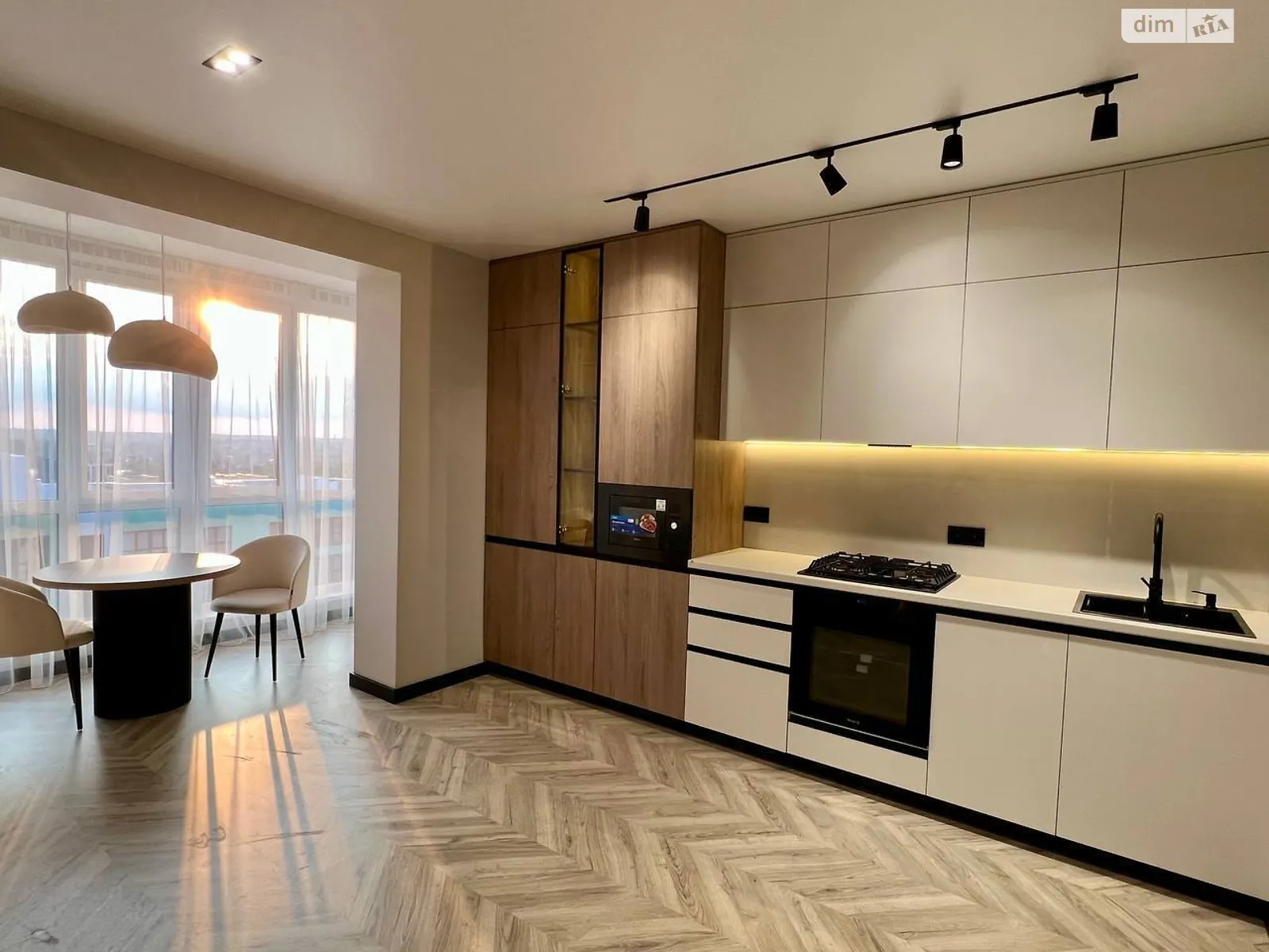 Продается 1-комнатная квартира 45 кв. м в Ровно, Каштанова, 24А - фото 1