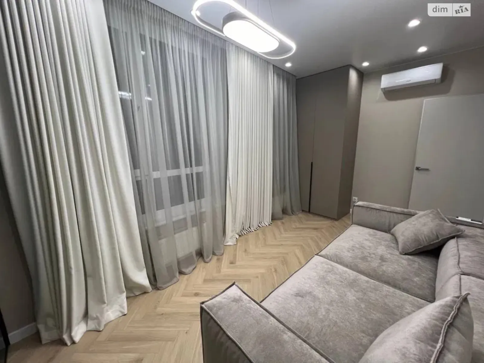 Продается 3-комнатная квартира 81 кв. м в Киеве, Столичное шоссе, 1 - фото 1