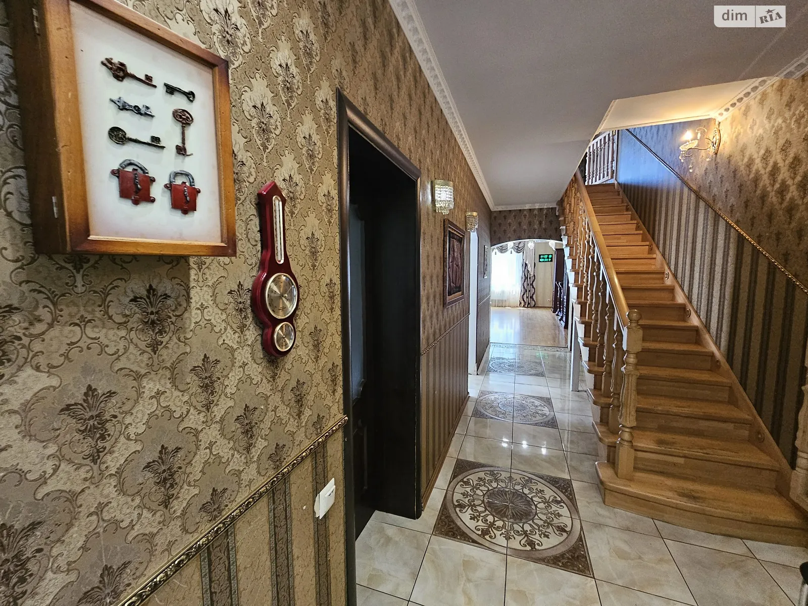 Сдается в аренду часть дома 180 кв. м с садом, цена: 700 $ - фото 1