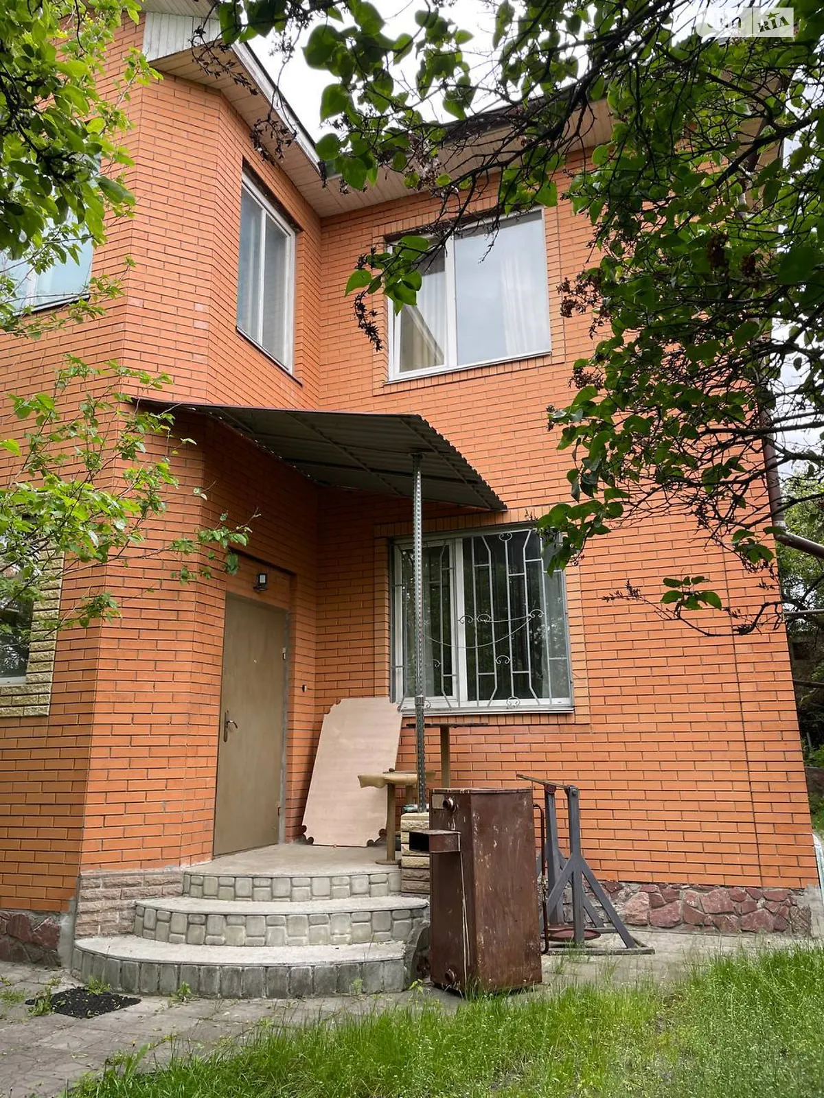 Продается дом на 3 этажа 299 кв. м с садом, цена: 390000 $ - фото 1