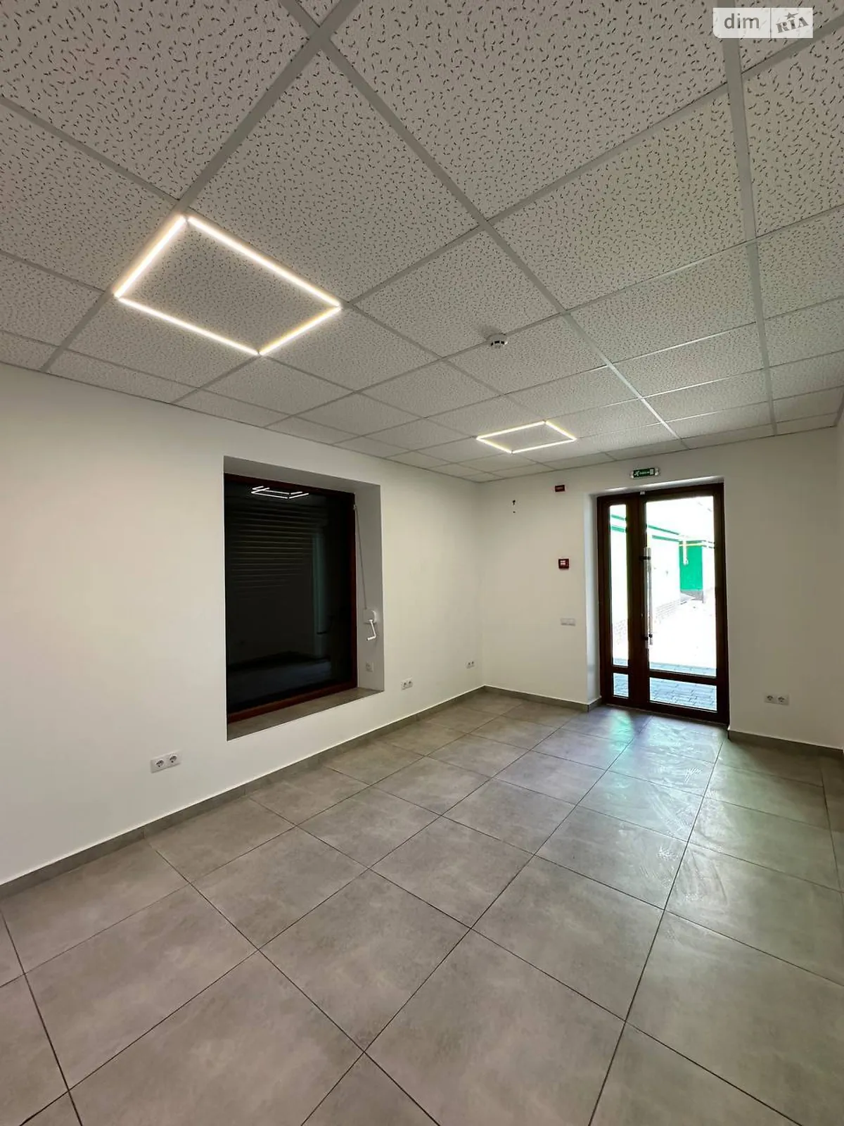 Сдается в аренду помещения свободного назначения 64.5 кв. м в 10-этажном здании, цена: 18000 грн - фото 1
