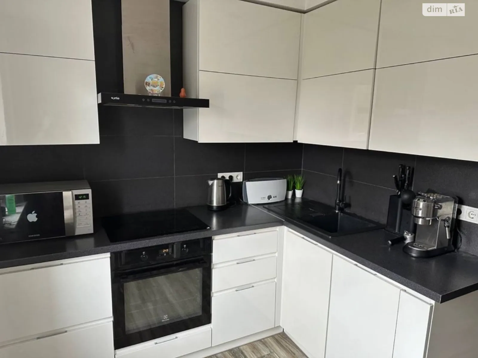 Продається 3-кімнатна квартира 71 кв. м у Києві, цена: 97000 $ - фото 1