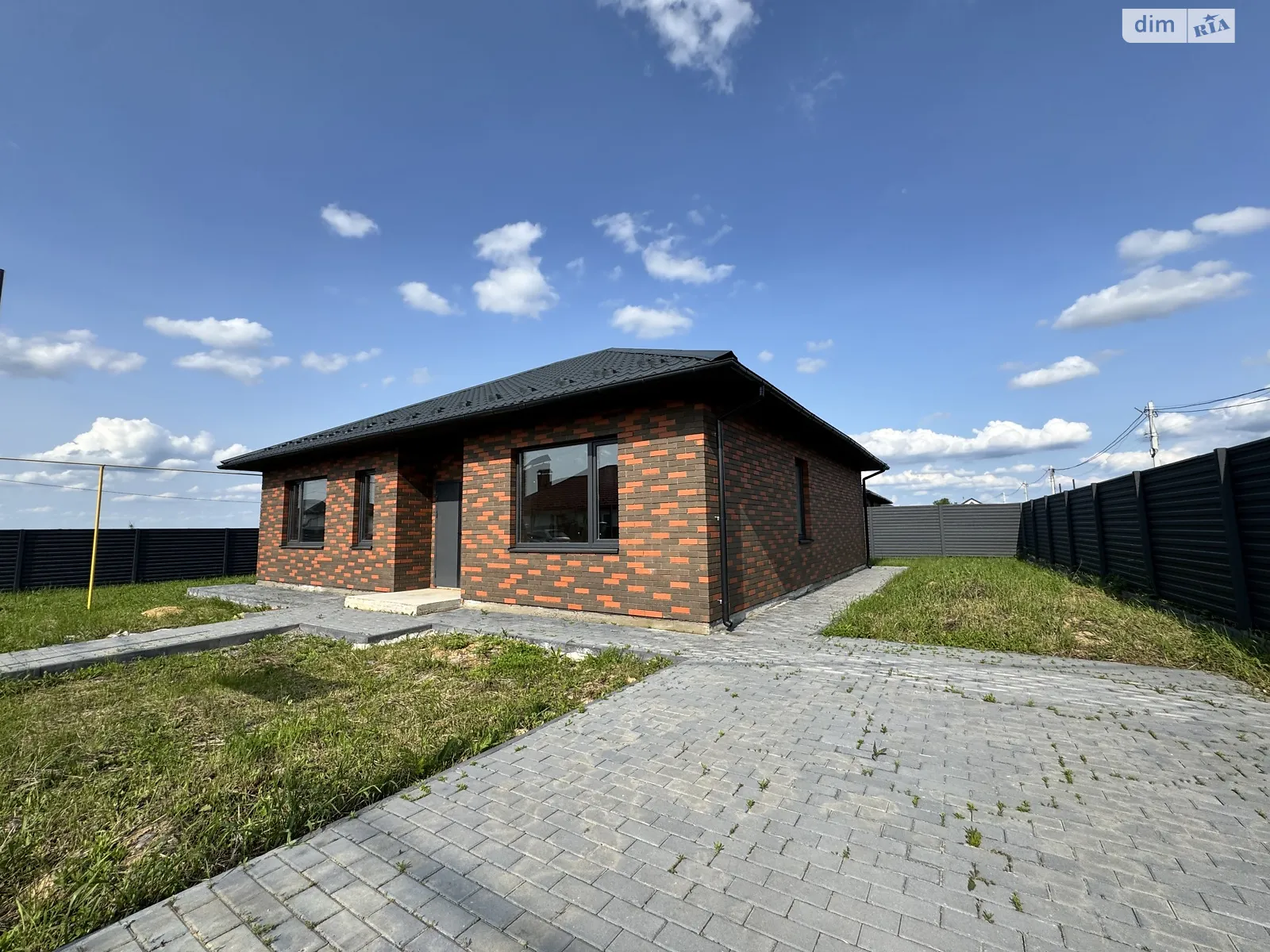 Продается одноэтажный дом 110 кв. м с верандой, цена: 75000 $ - фото 1