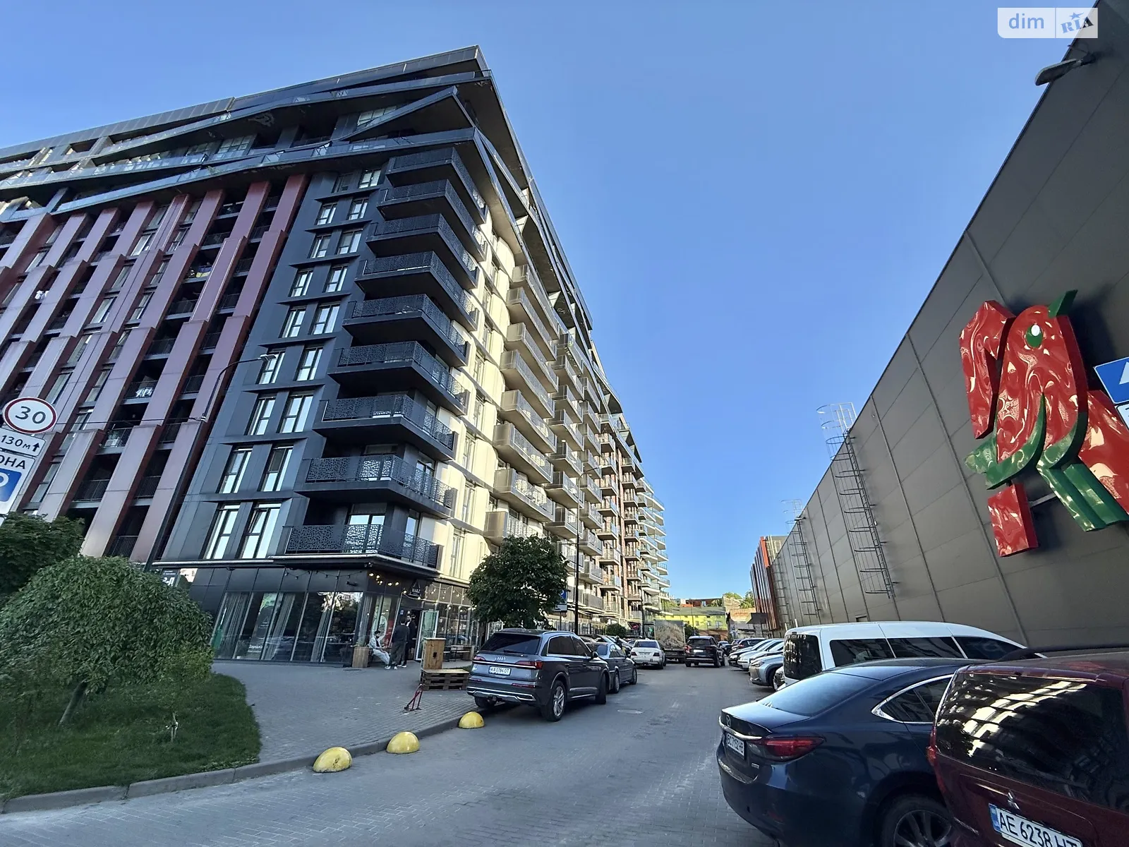 Сдается в аренду офис 135 кв. м в бизнес-центре, цена: 980 $ - фото 1