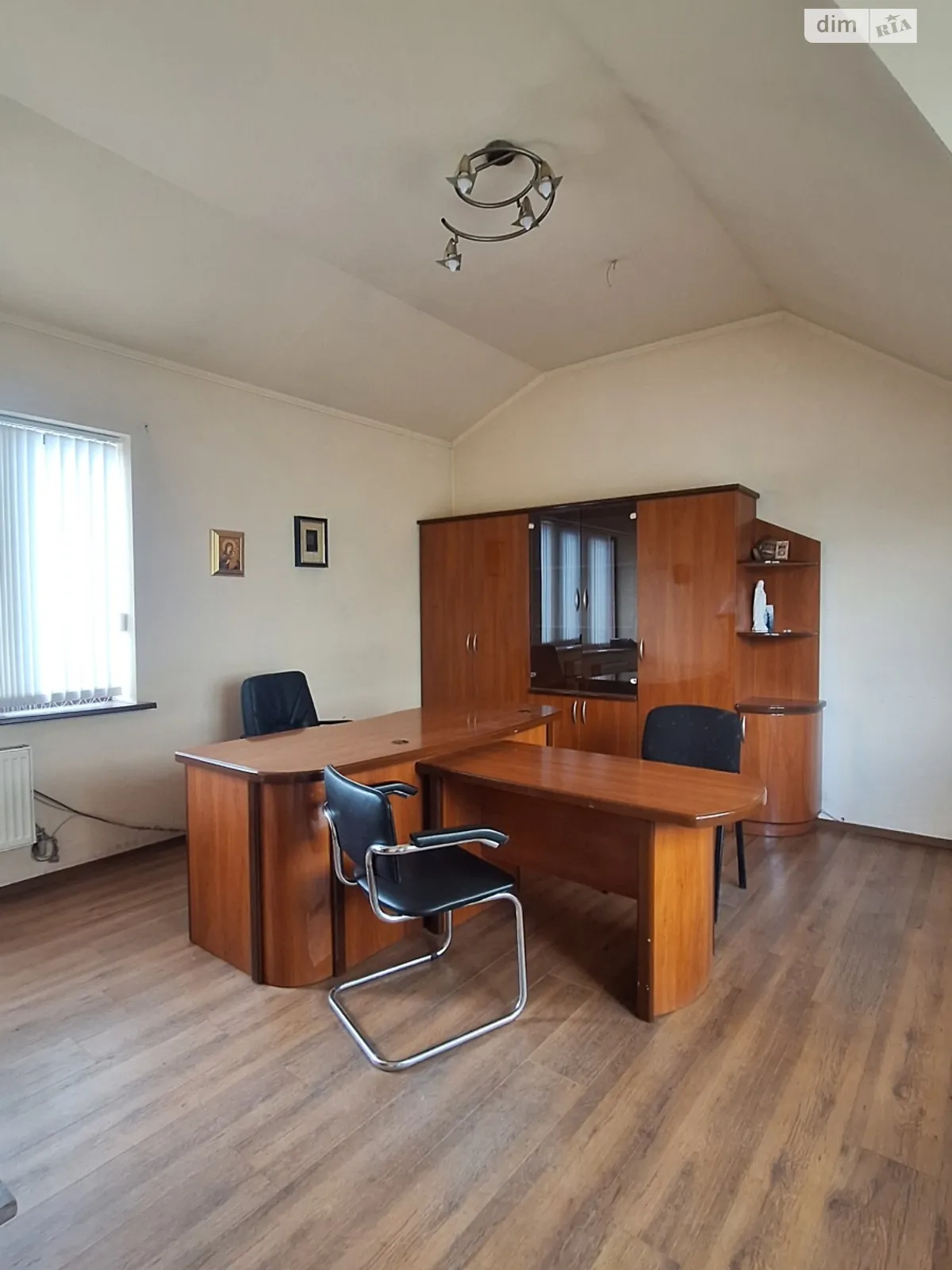 Сдается в аренду офис 40 кв. м в бизнес-центре, цена: 8400 грн - фото 1