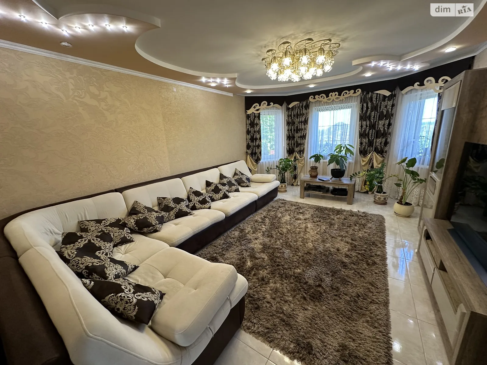 Продается дом на 2 этажа 175.5 кв. м с камином, цена: 228000 $ - фото 1