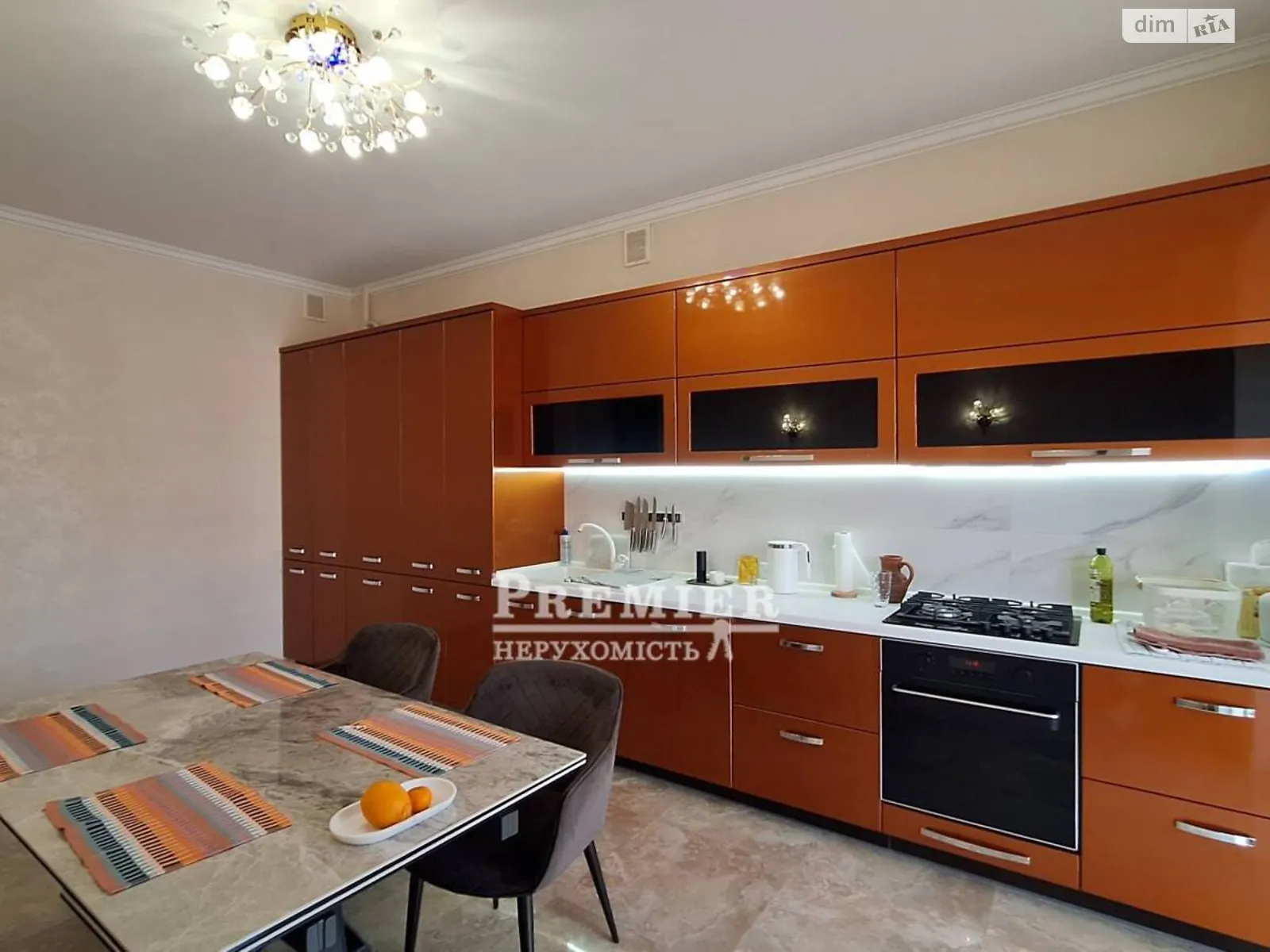Продается 3-комнатная квартира 145.8 кв. м в Черноморске, цена: 150000 $ - фото 1