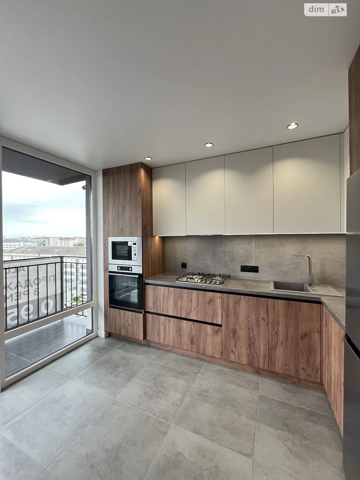 Продается 1-комнатная квартира 36.7 кв. м в Ивано-Франковске, ул. Флотская, 10Б - фото 1