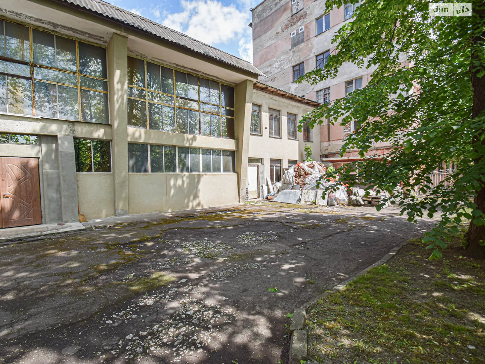 Сдается в аренду объект сферы услуг 668 кв. м в 2-этажном здании, цена: 100200 грн - фото 1
