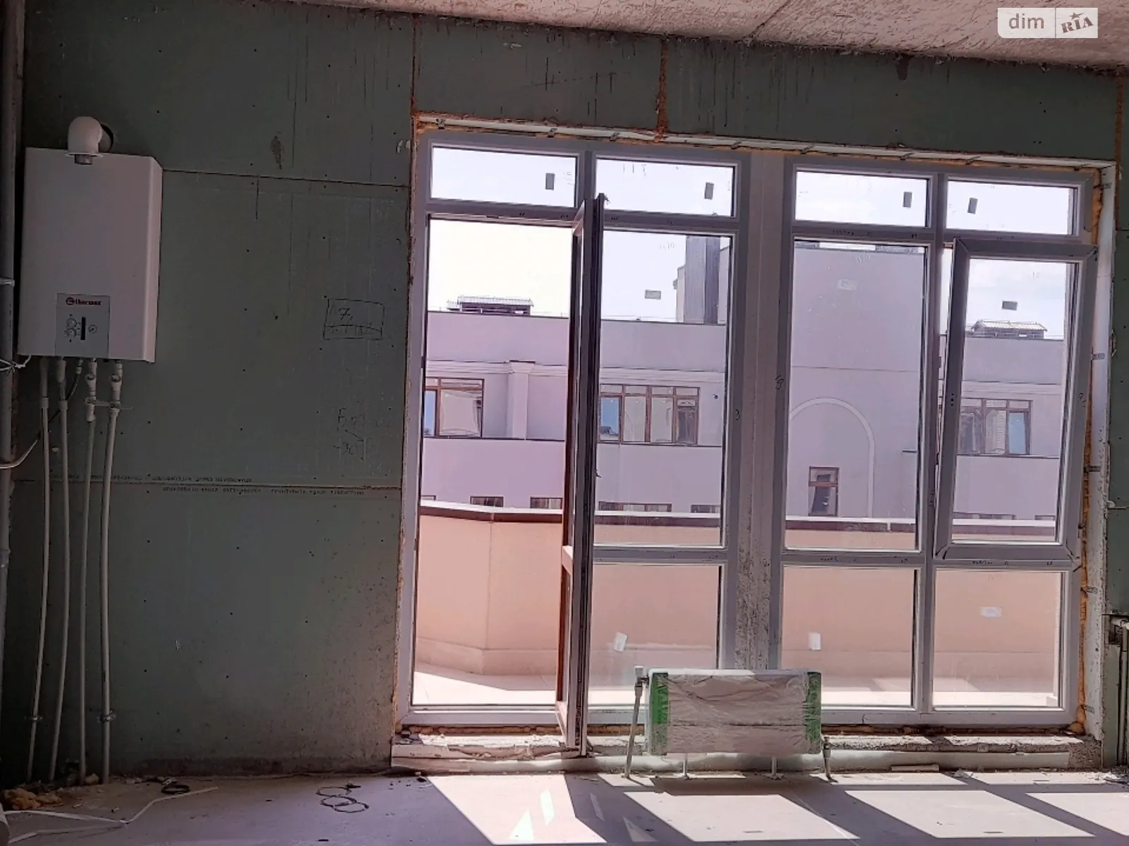 Продается 1-комнатная квартира 40 кв. м в Одессе, ул. Дача Ковалевского - фото 1