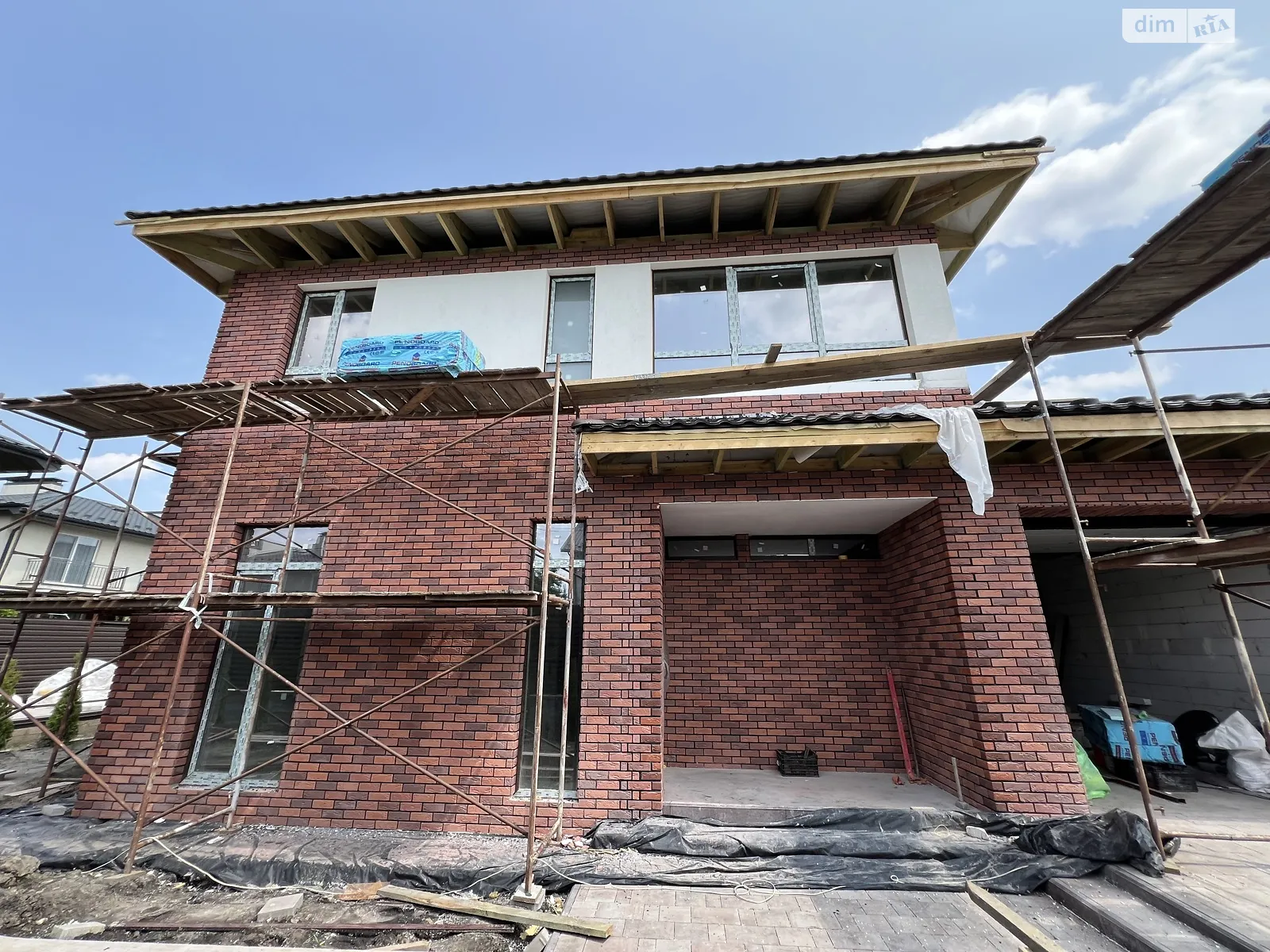 Продается дом на 2 этажа 175 кв. м с балконом, цена: 210000 $ - фото 1