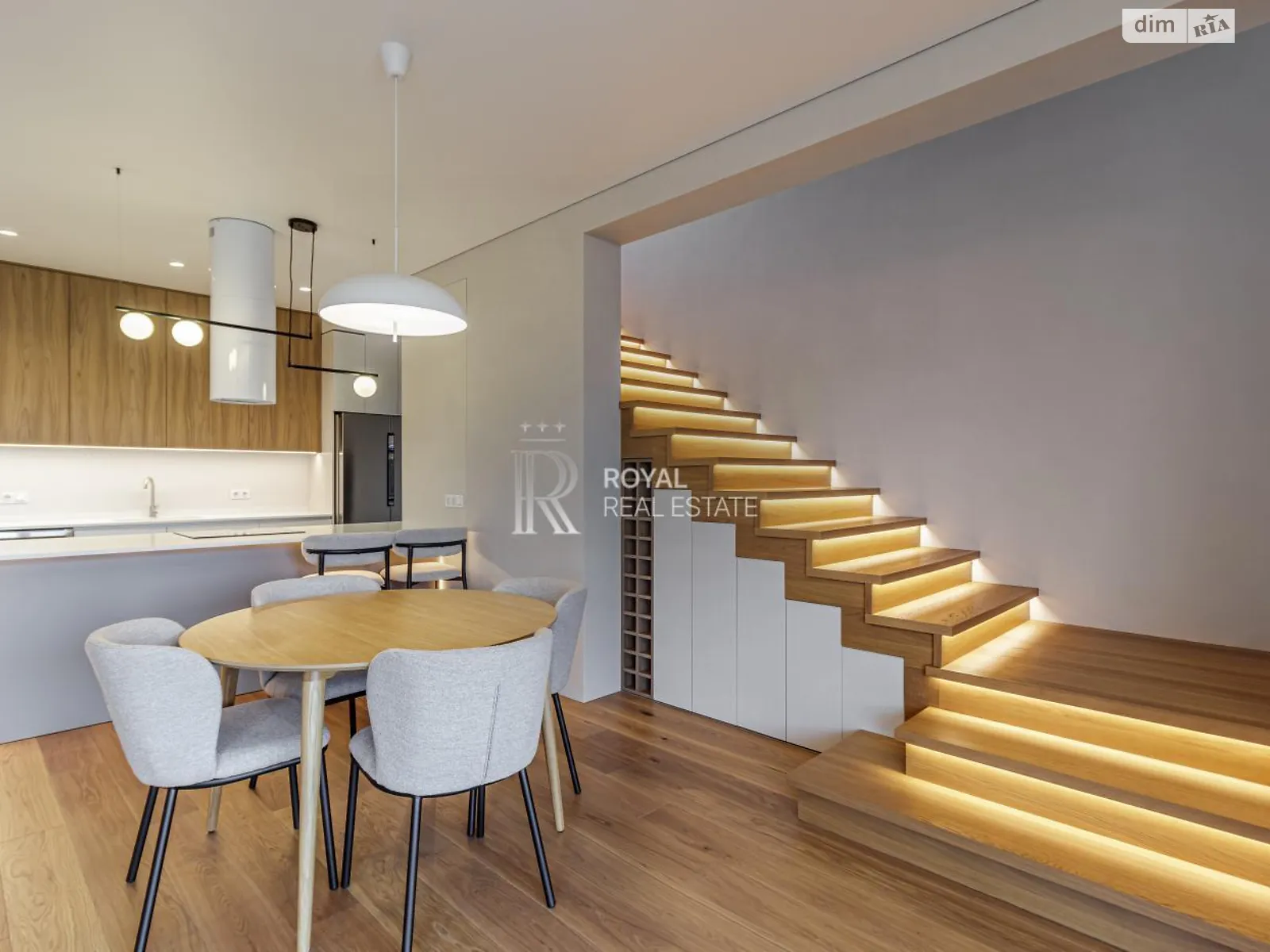 Сдается в аренду дом на 2 этажа 178 кв. м с камином, цена: 3500 $ - фото 1