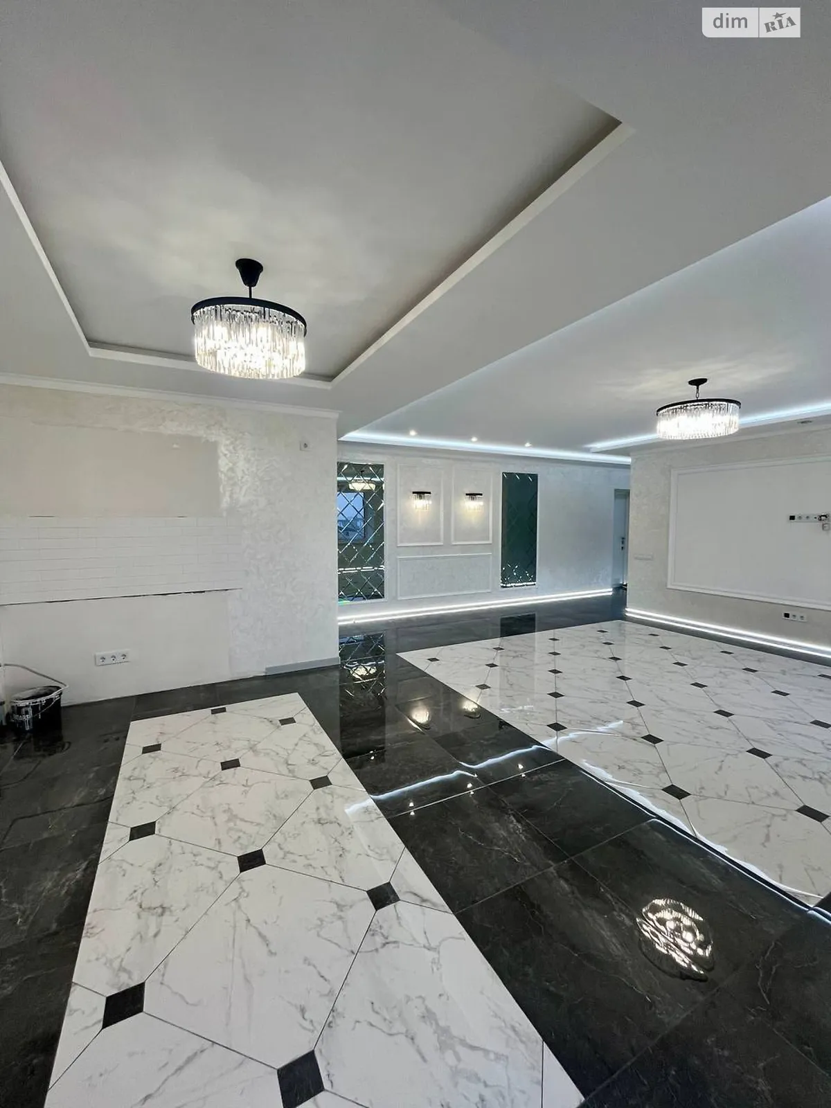 Продается 4-комнатная квартира 118 кв. м в Виннице, ул. Антонова Олега - фото 1