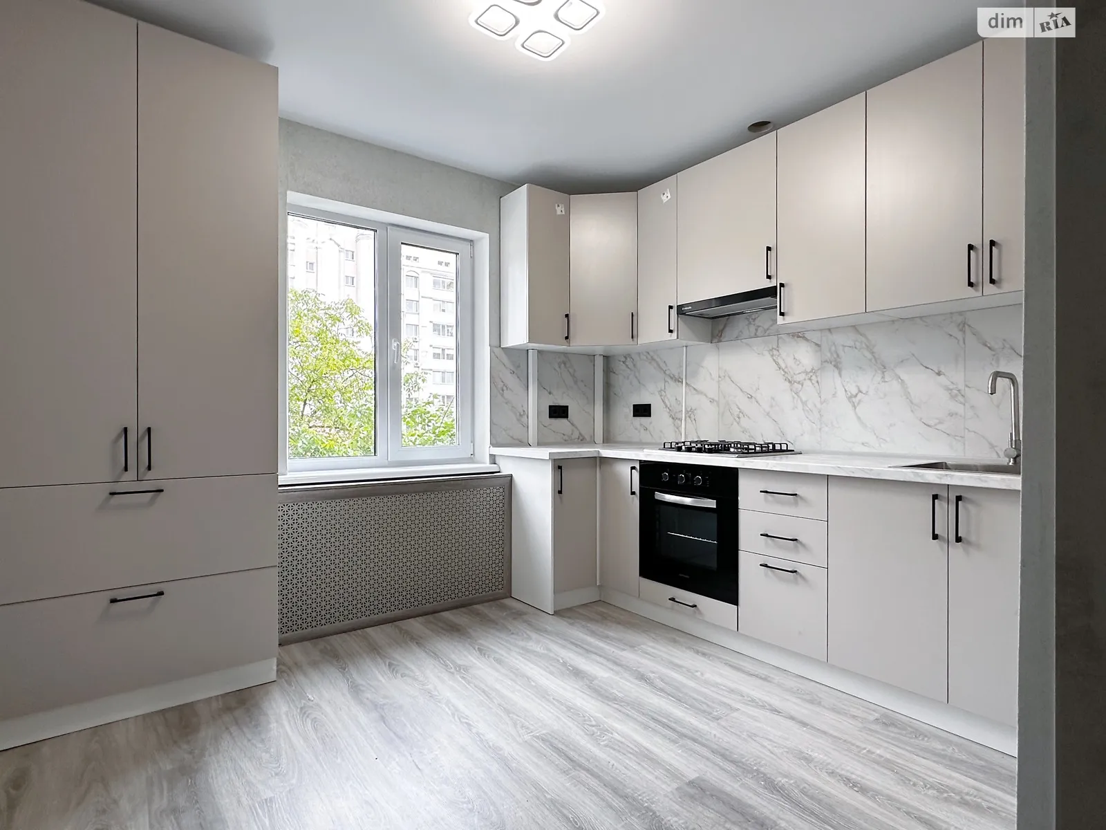 Продается 3-комнатная квартира 67 кв. м в Глевахе, ул. Вокзальная - фото 1
