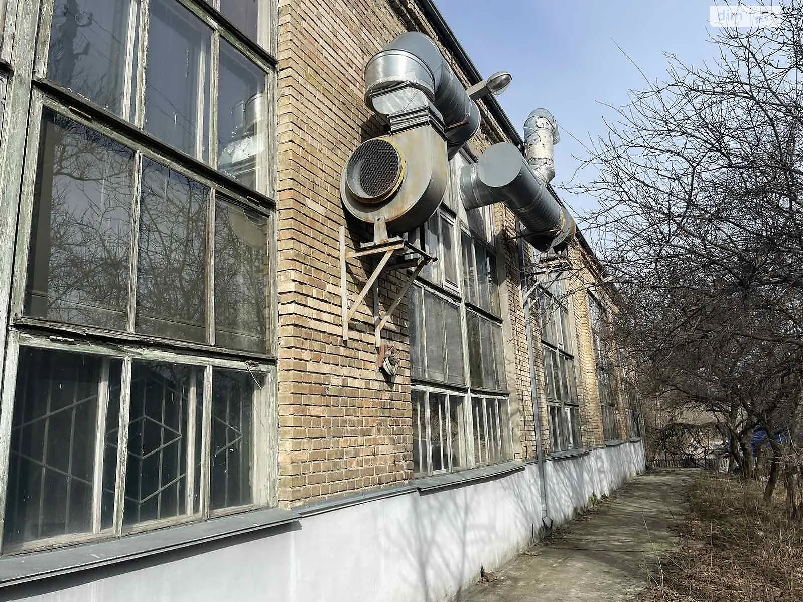 Продается объект сферы услуг 850 кв. м в 2-этажном здании, цена: 549000 $ - фото 1