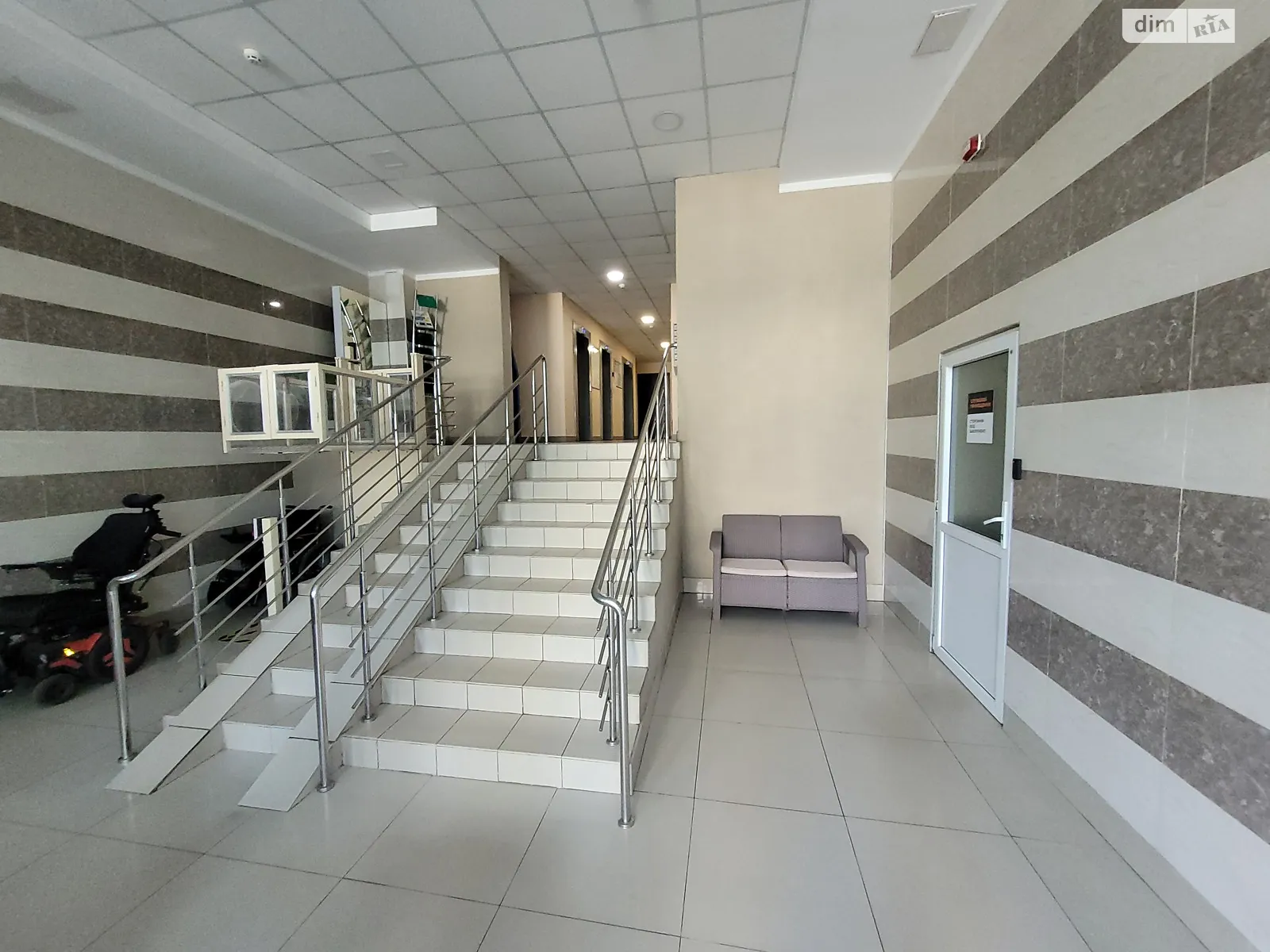 Здається в оренду 1-кімнатна квартира 53 кв. м у Києві, вул. Бакинська, 37Д - фото 1