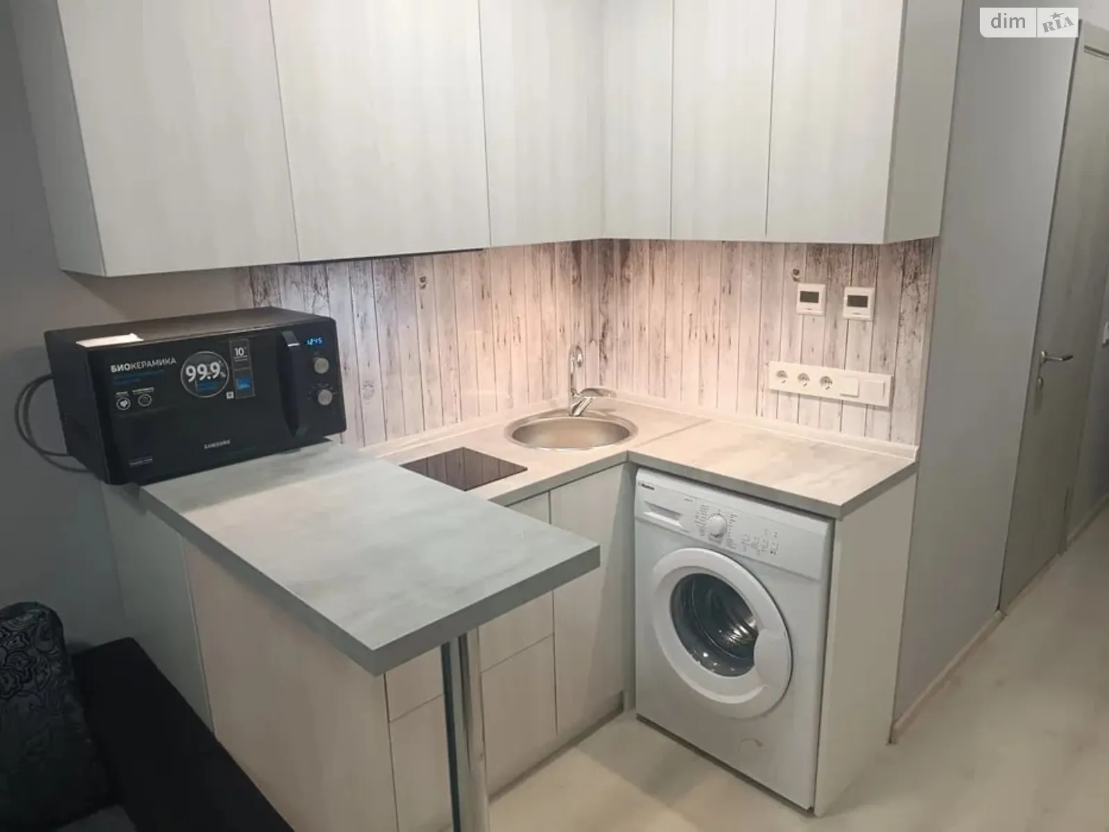 Продається 1-кімнатна квартира 18.8 кв. м у Гостомелі, вул. Мирна, 3А - фото 1
