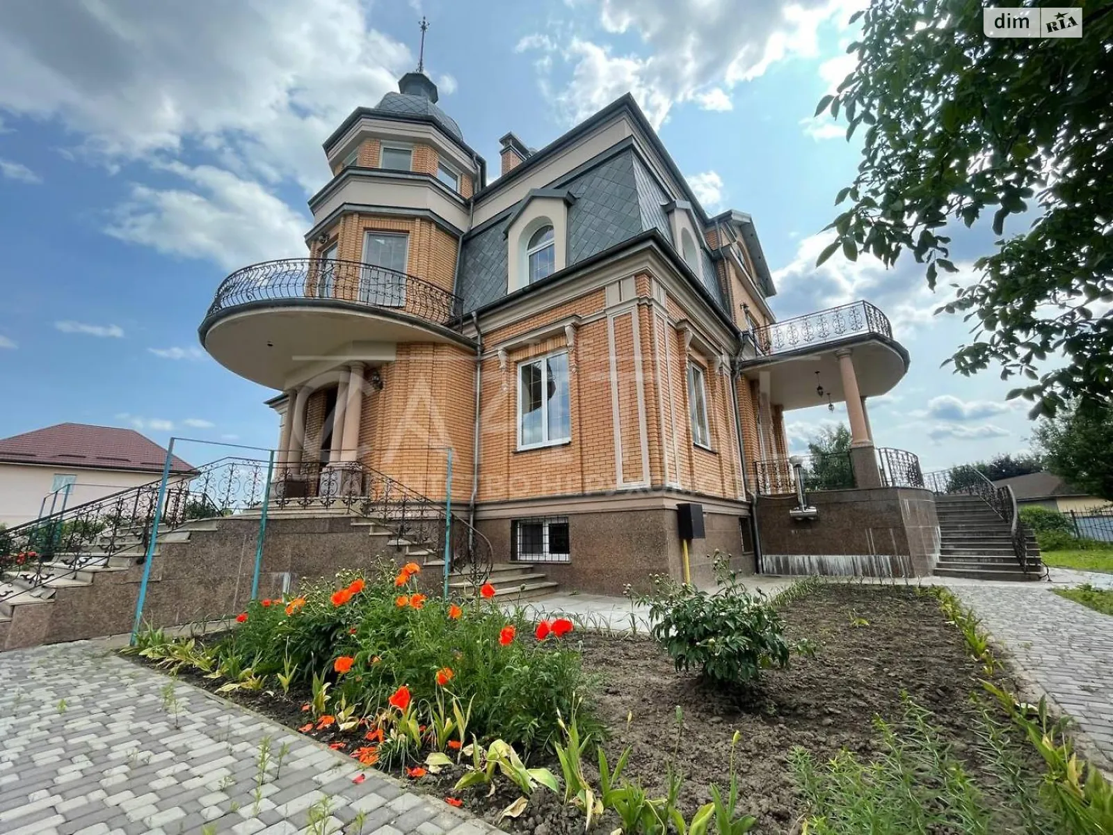 Продається будинок 3 поверховий 430 кв. м з подвалом, цена: 600000 $ - фото 1