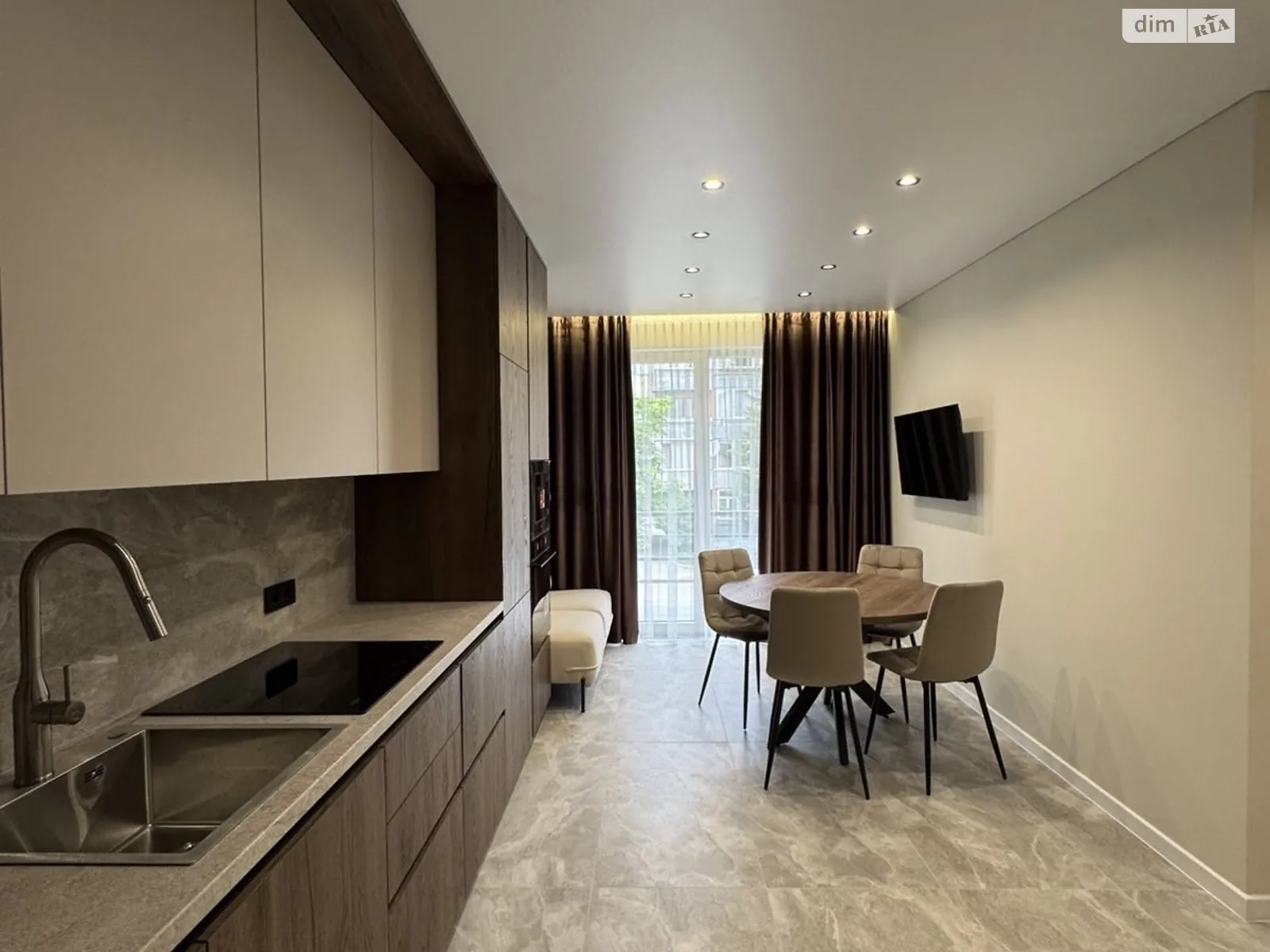 Продается 1-комнатная квартира 38 кв. м в Ужгороде, цена: 75000 $ - фото 1