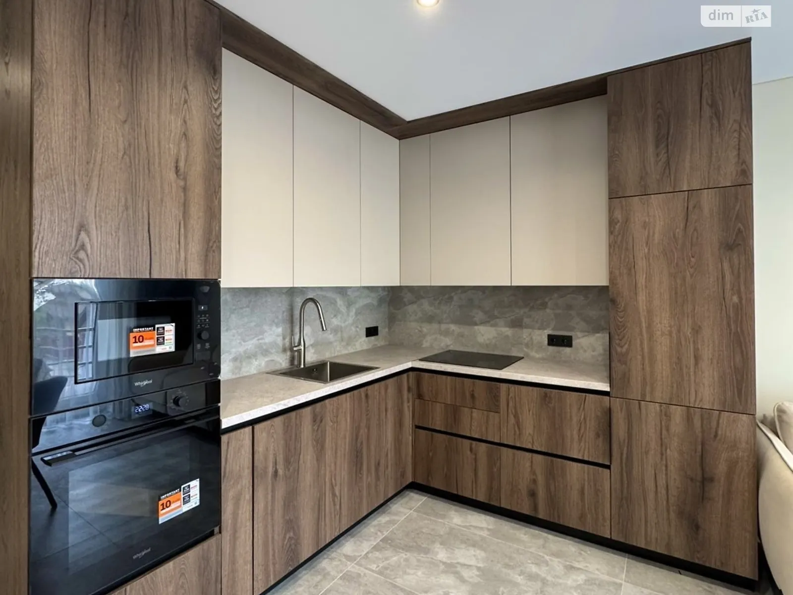 Продается 1-комнатная квартира 41.8 кв. м в Ужгороде, цена: 77000 $ - фото 1