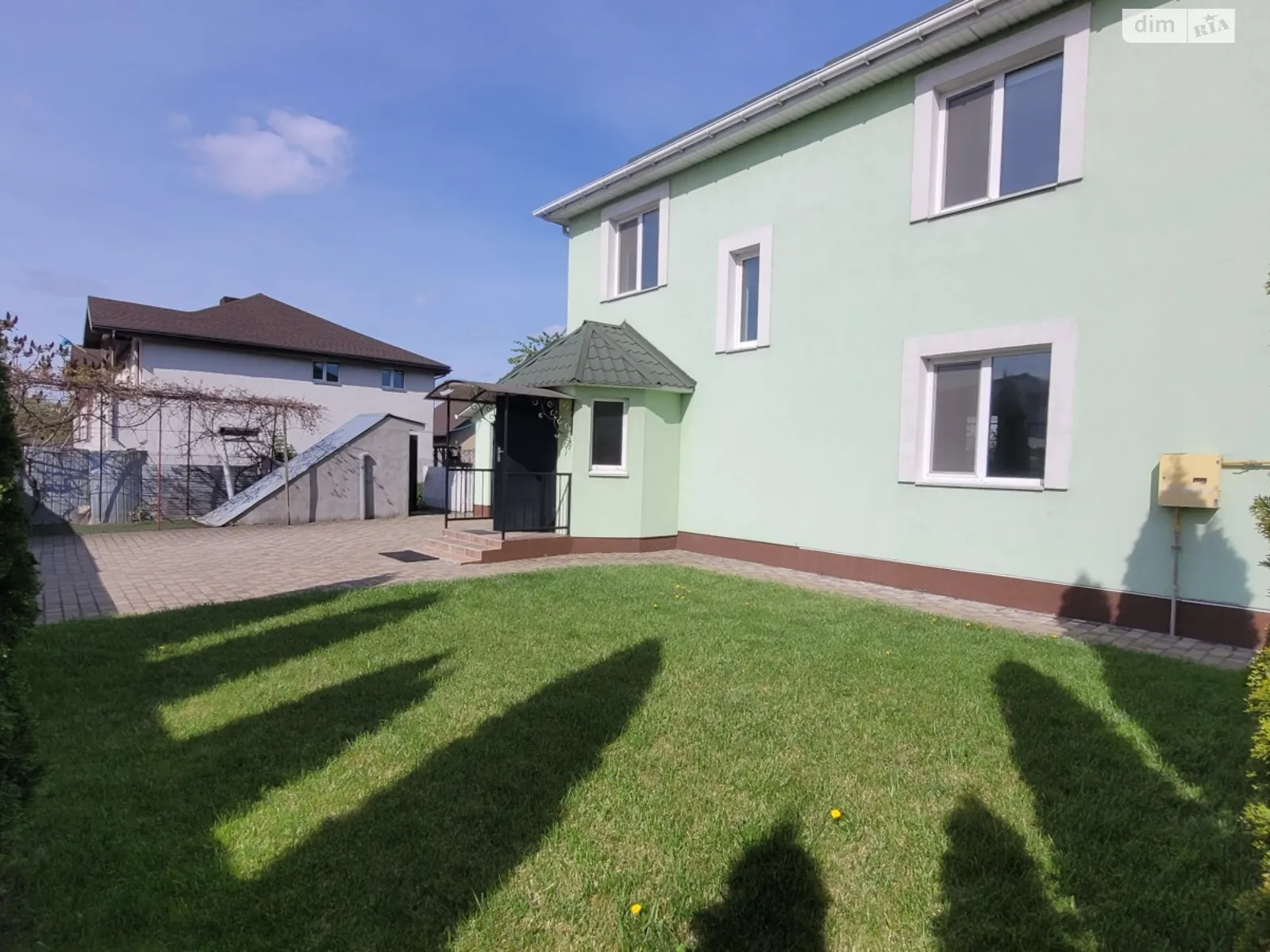 Продается дом на 2 этажа 126.7 кв. м с бассейном, цена: 185000 $ - фото 1
